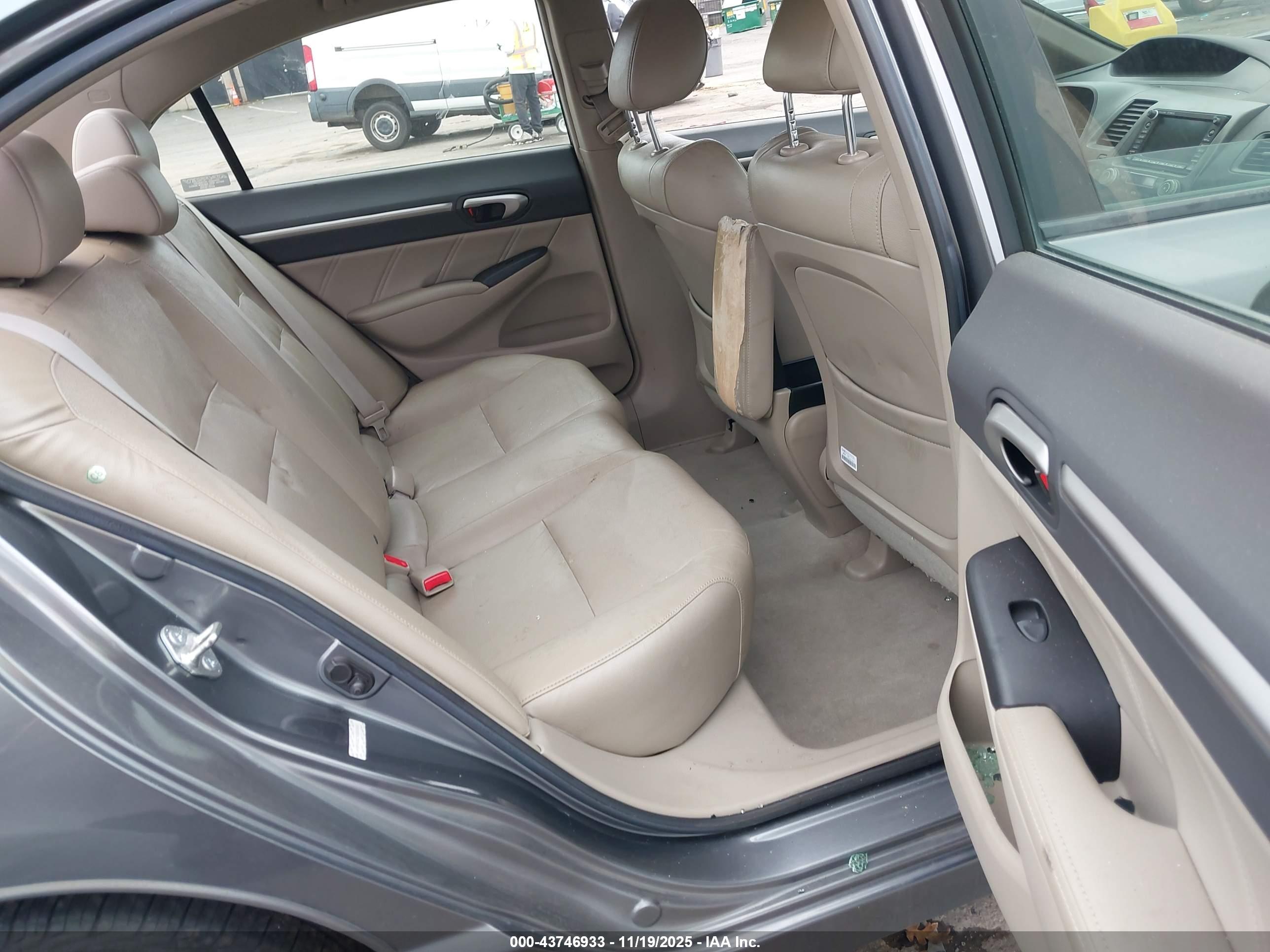 HONDA CIVIC image 8