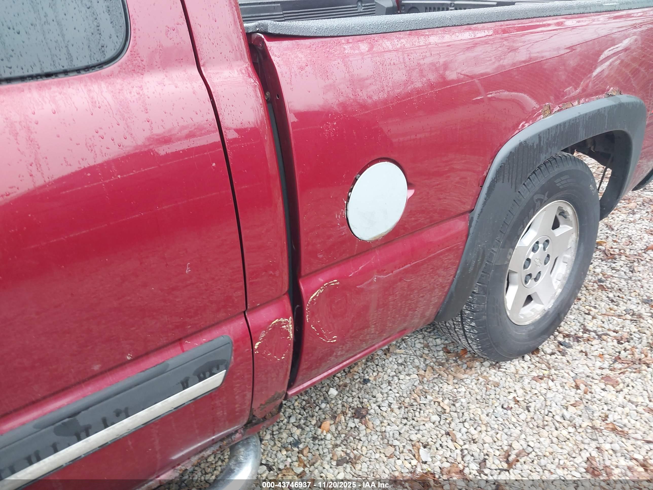 CHEVROLET SILVERADO image 6