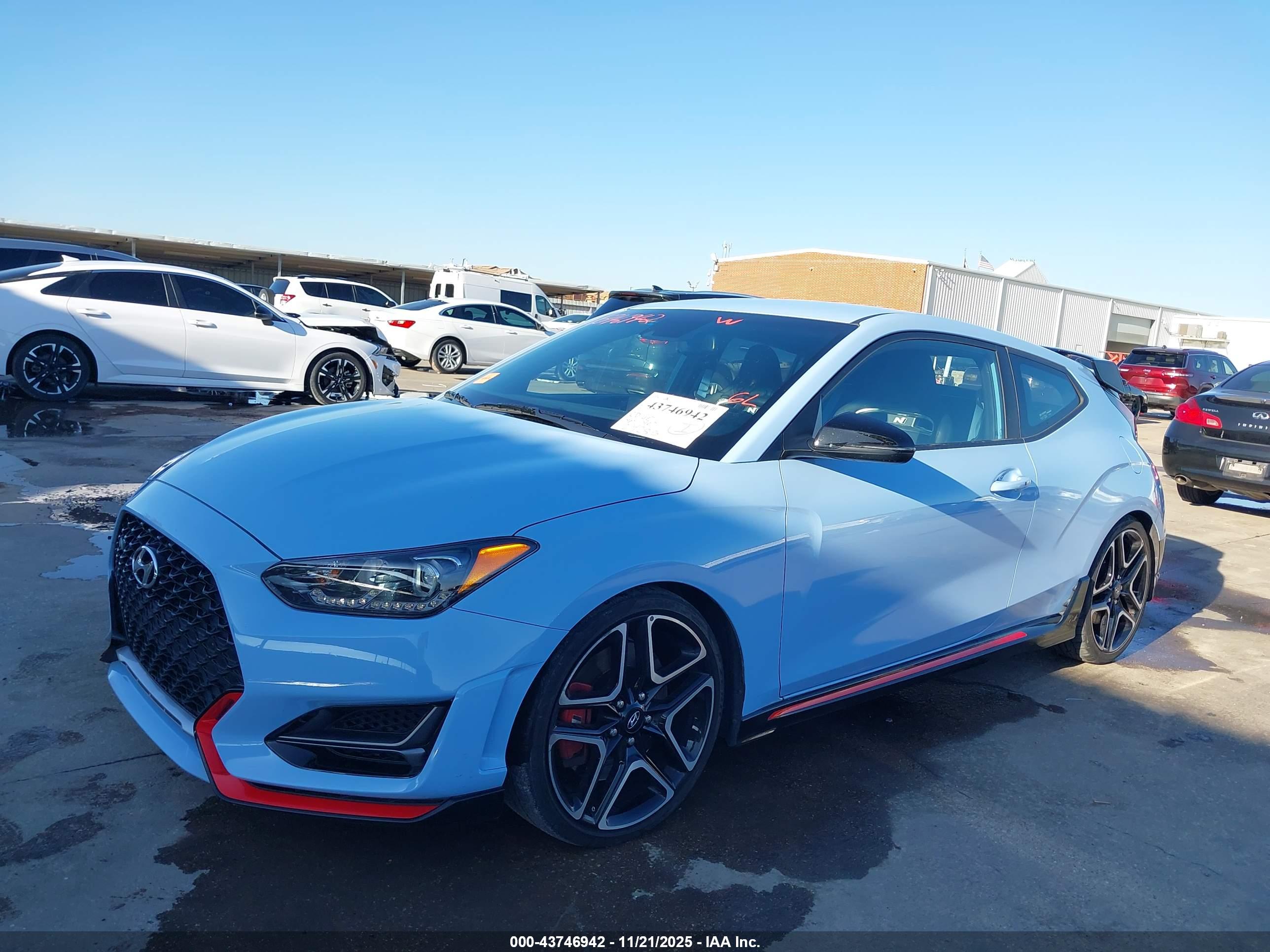 HYUNDAI VELOSTER image 2