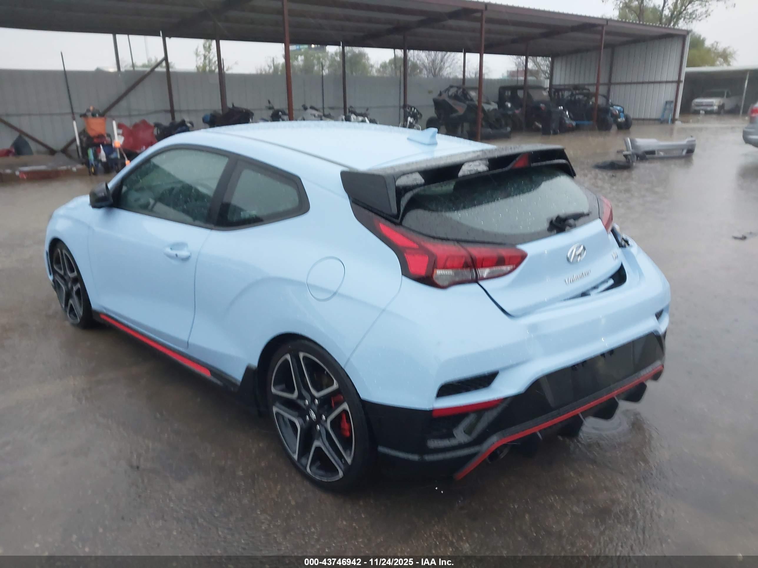 HYUNDAI VELOSTER image 3