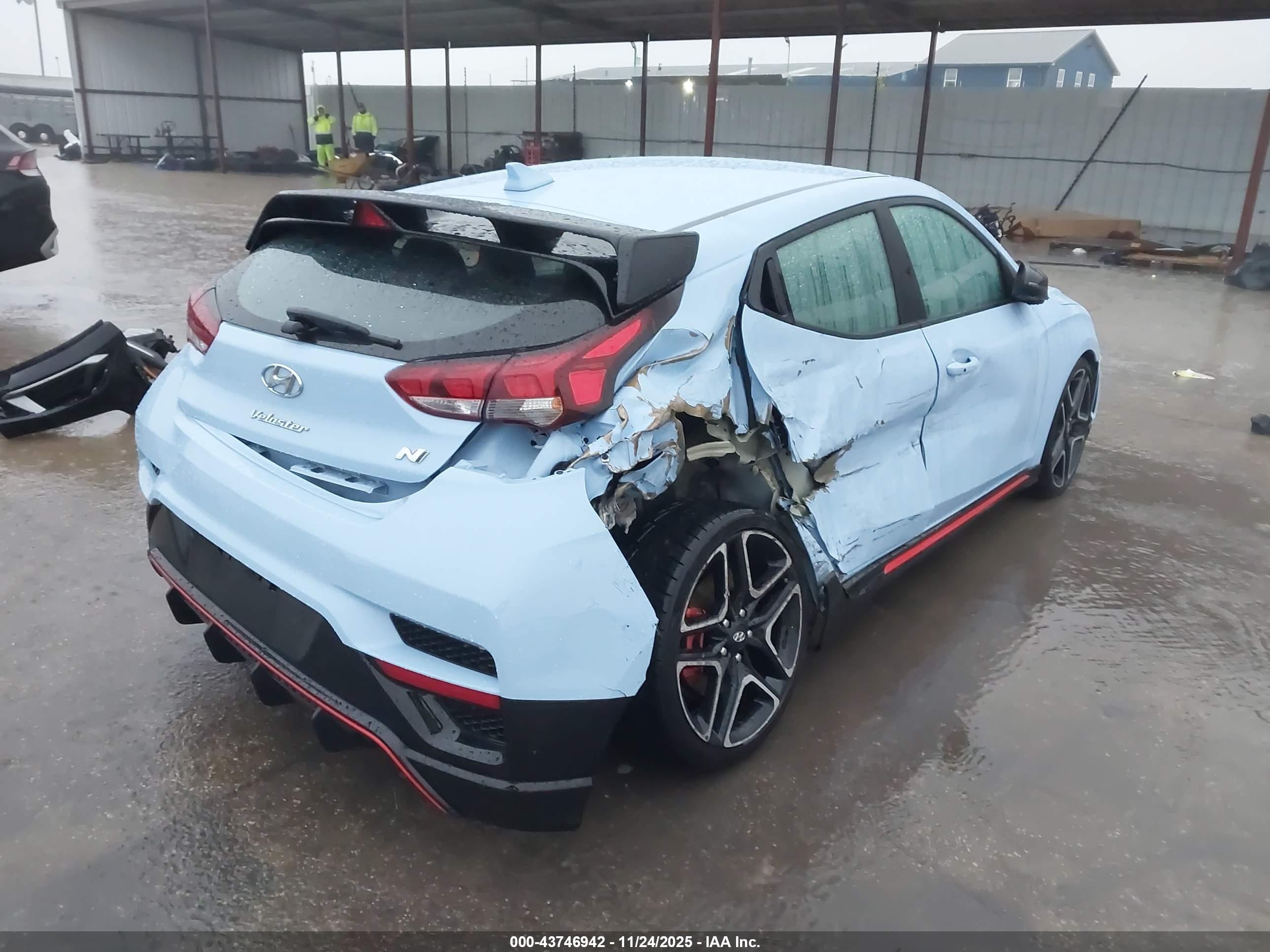 HYUNDAI VELOSTER image 4