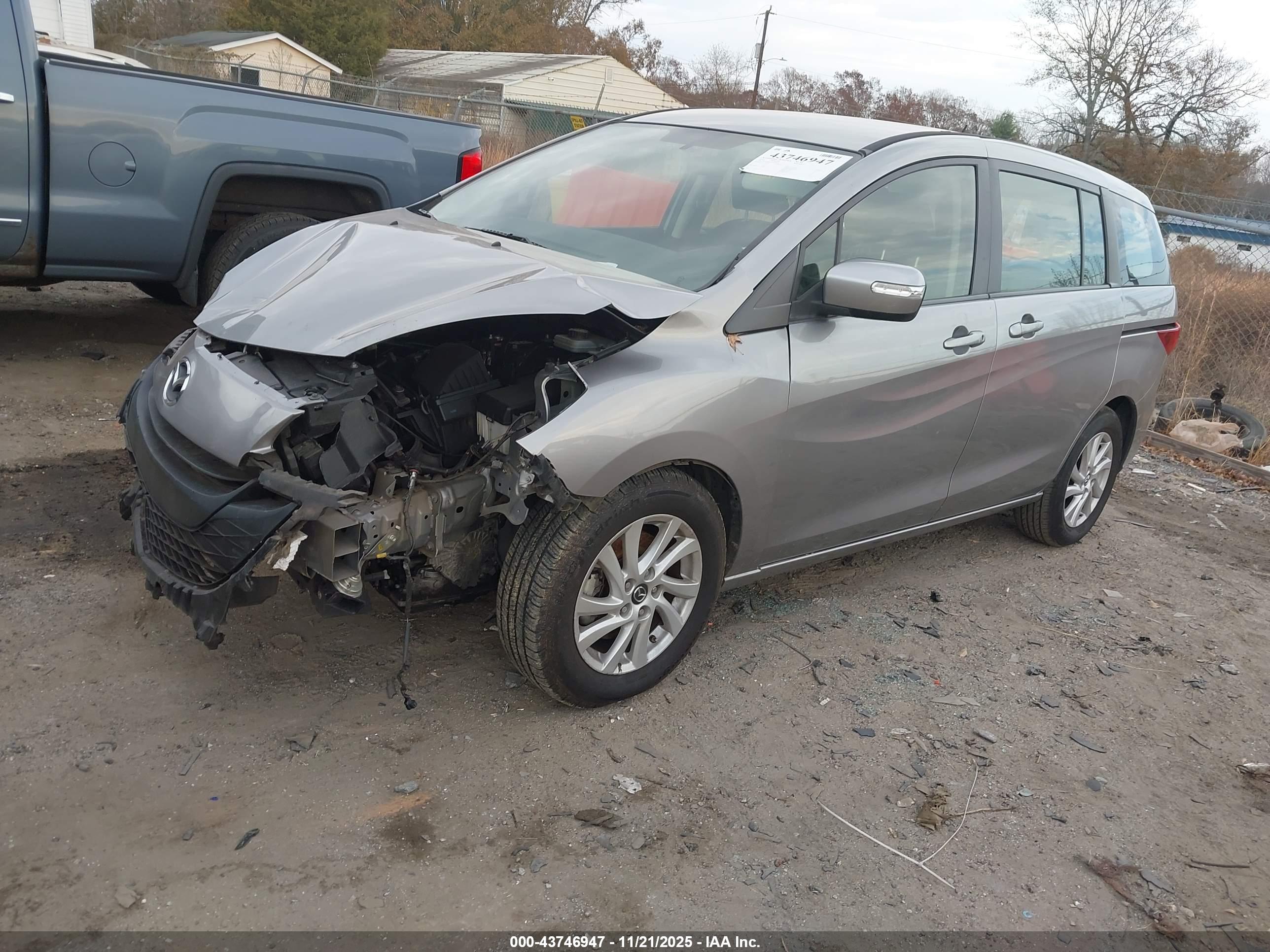 MAZDA MAZDA5 image 2