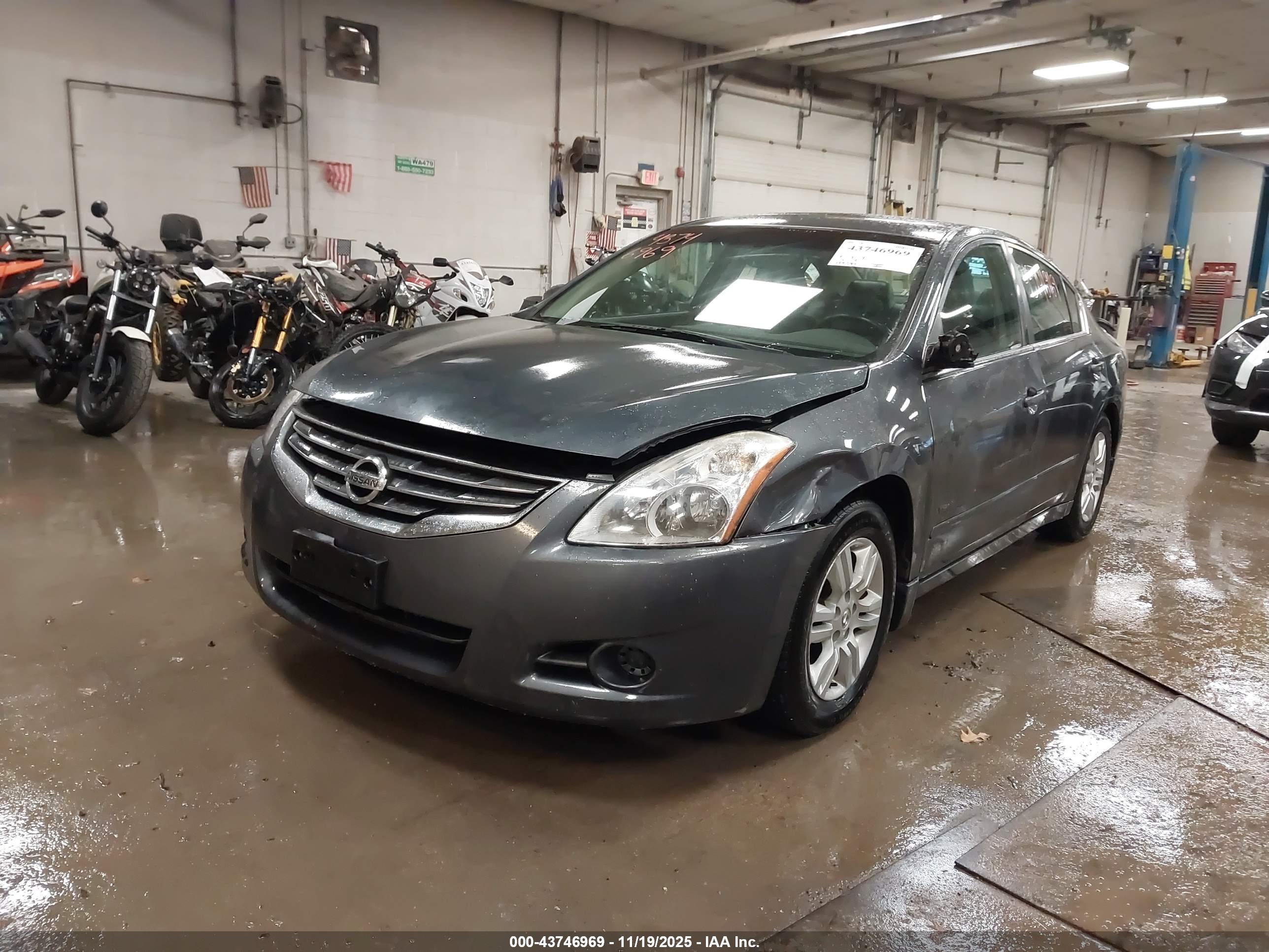NISSAN ALTIMA image 2
