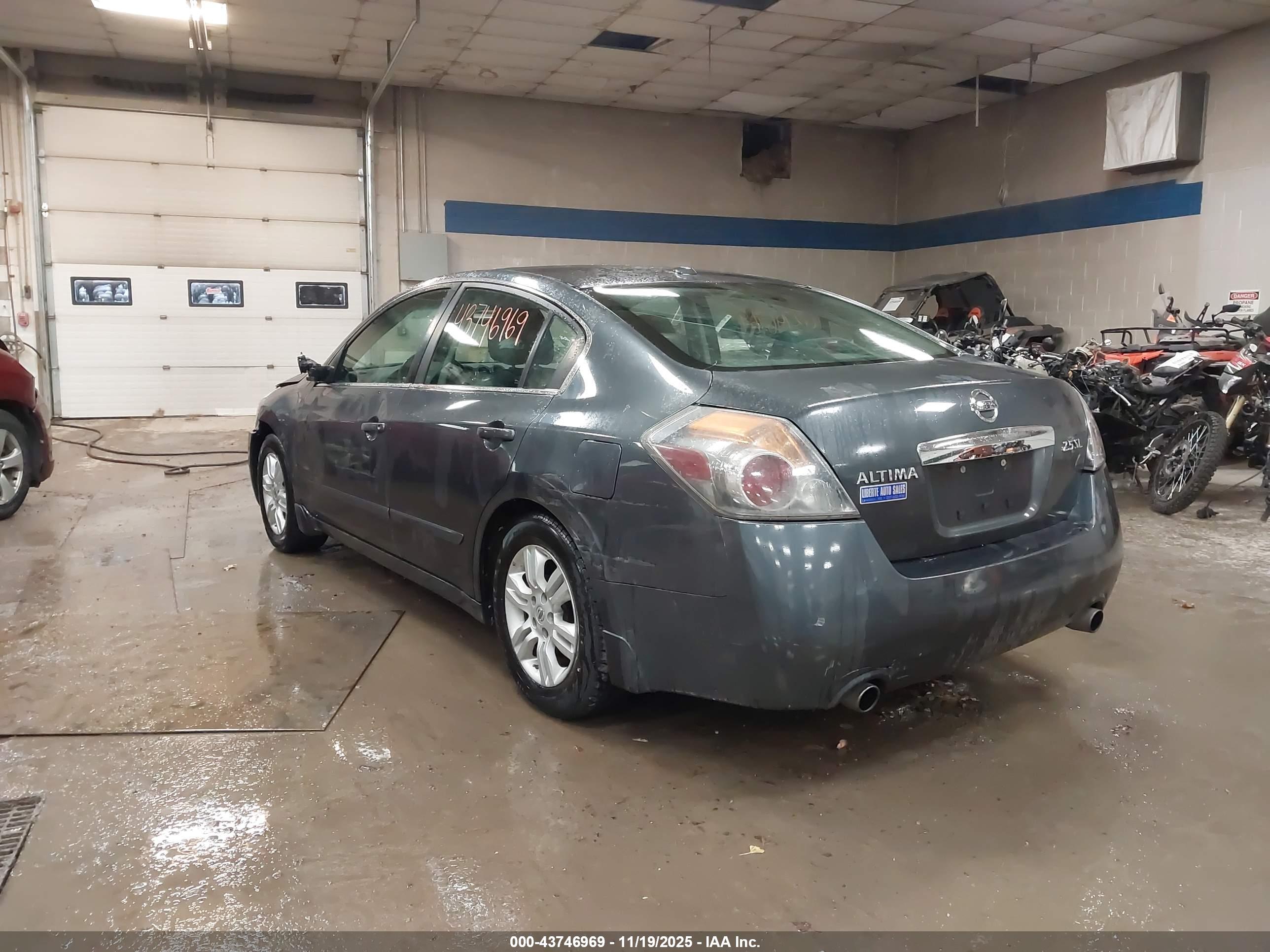 NISSAN ALTIMA image 3