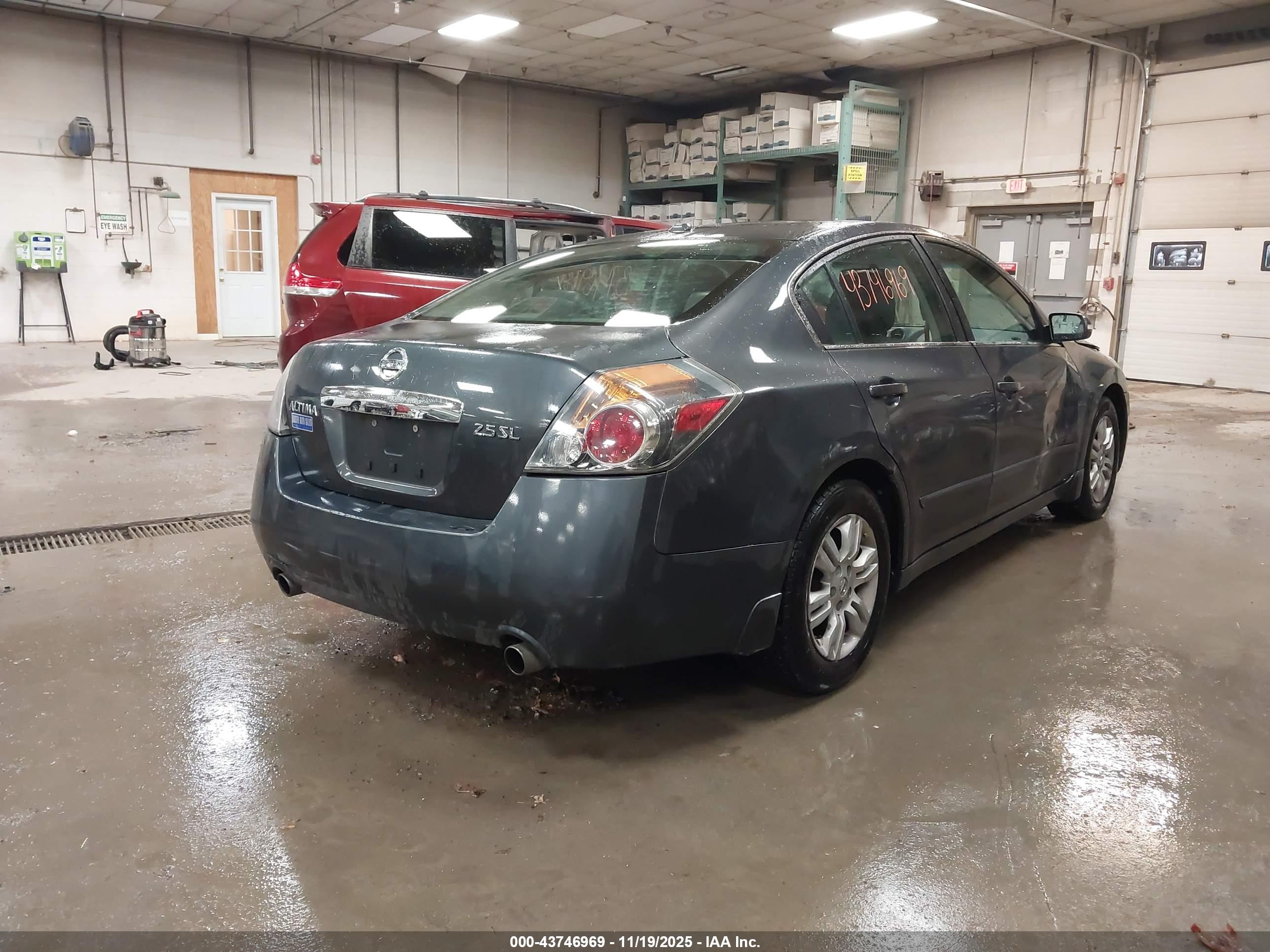 NISSAN ALTIMA image 4