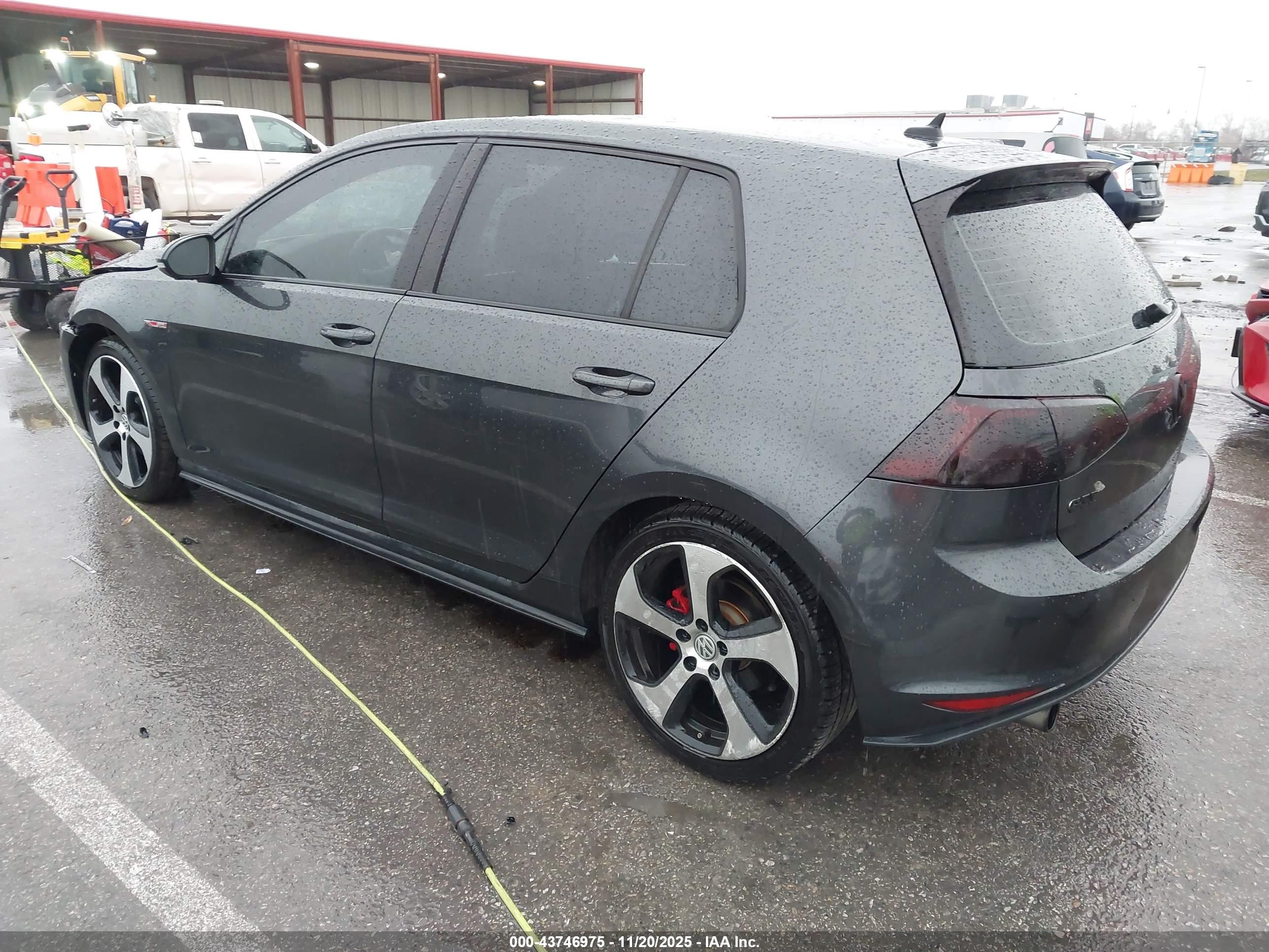 VOLKSWAGEN GOLF image 3