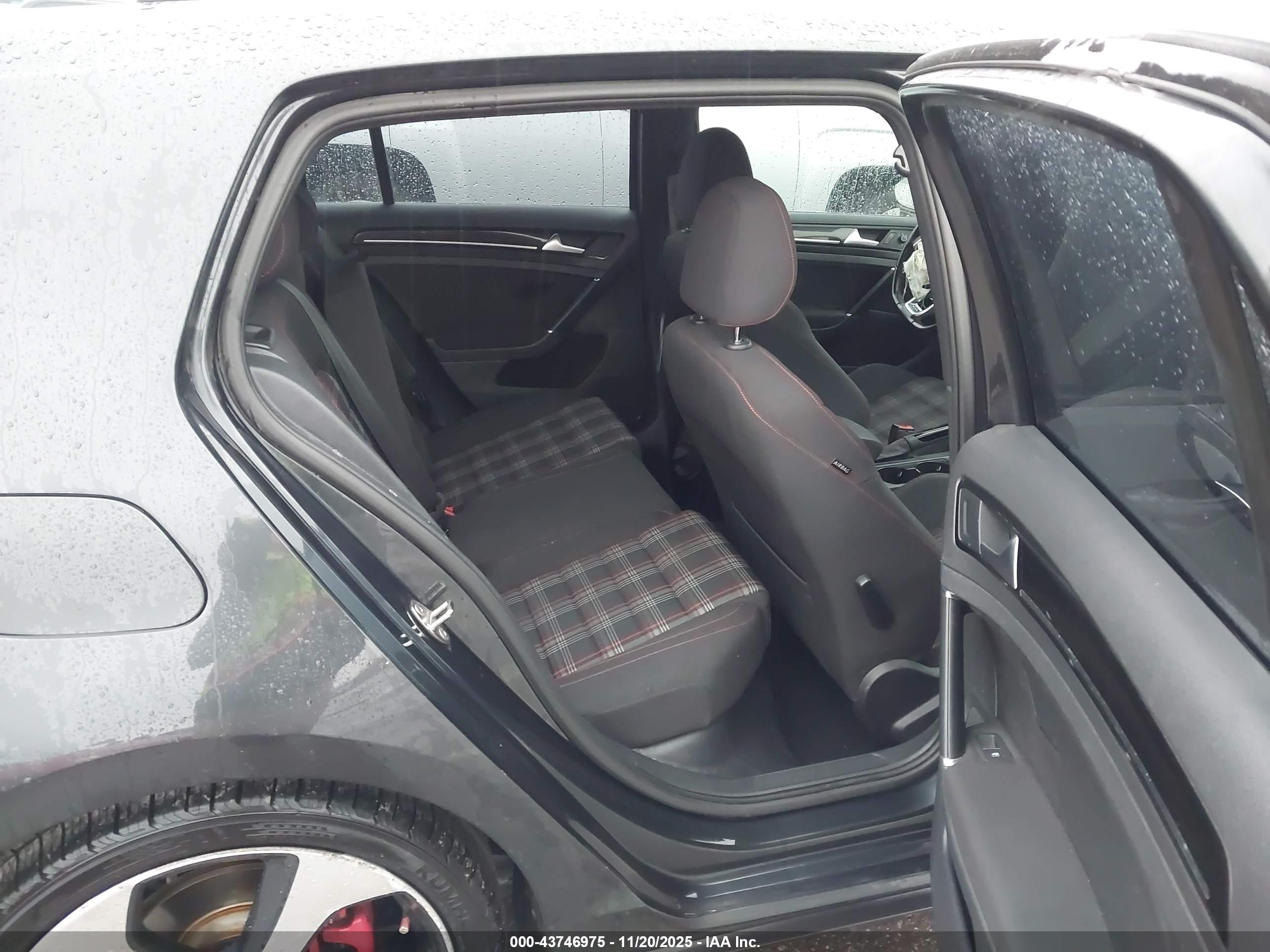 VOLKSWAGEN GOLF image 8