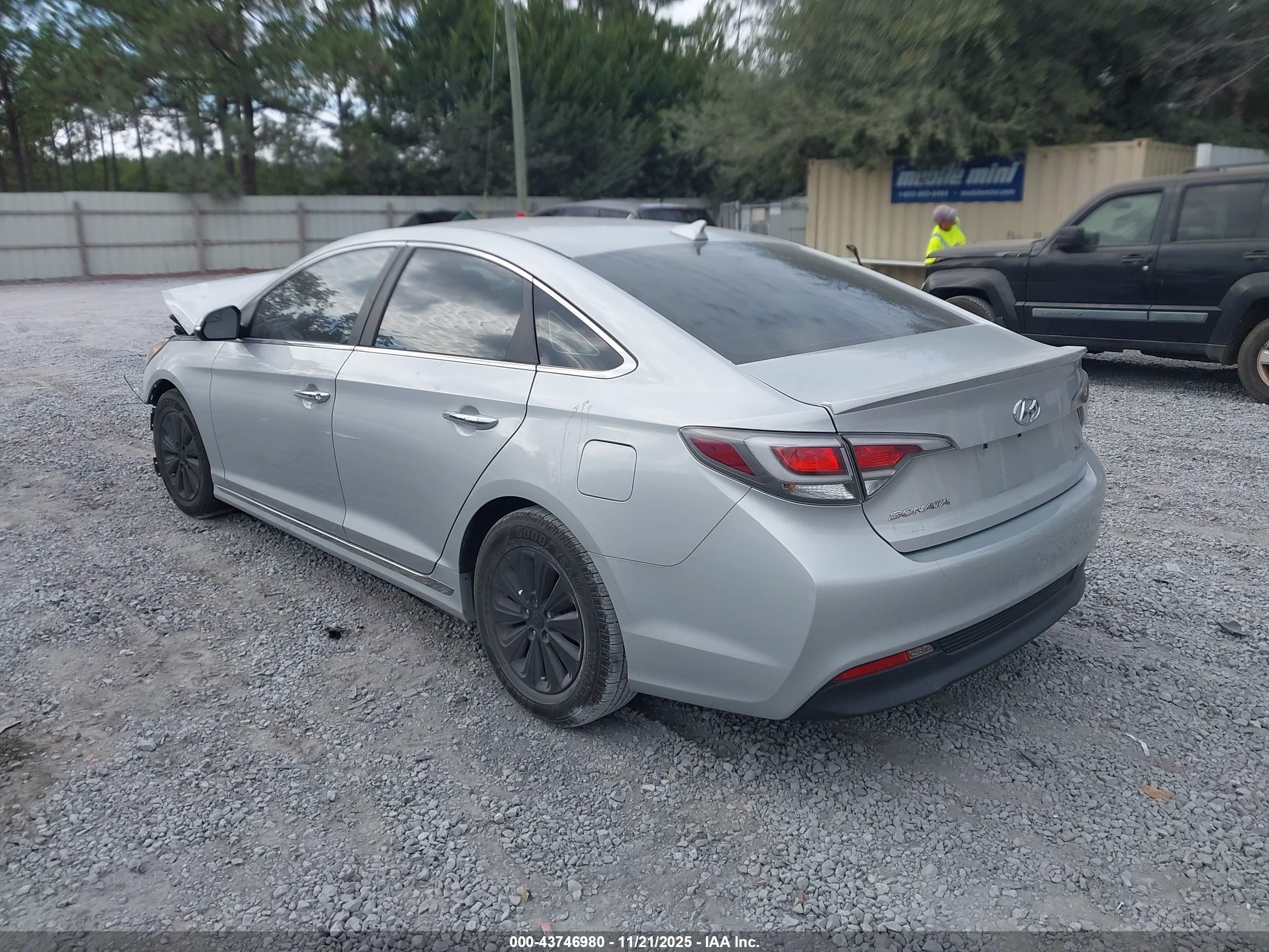 HYUNDAI SONATA image 3