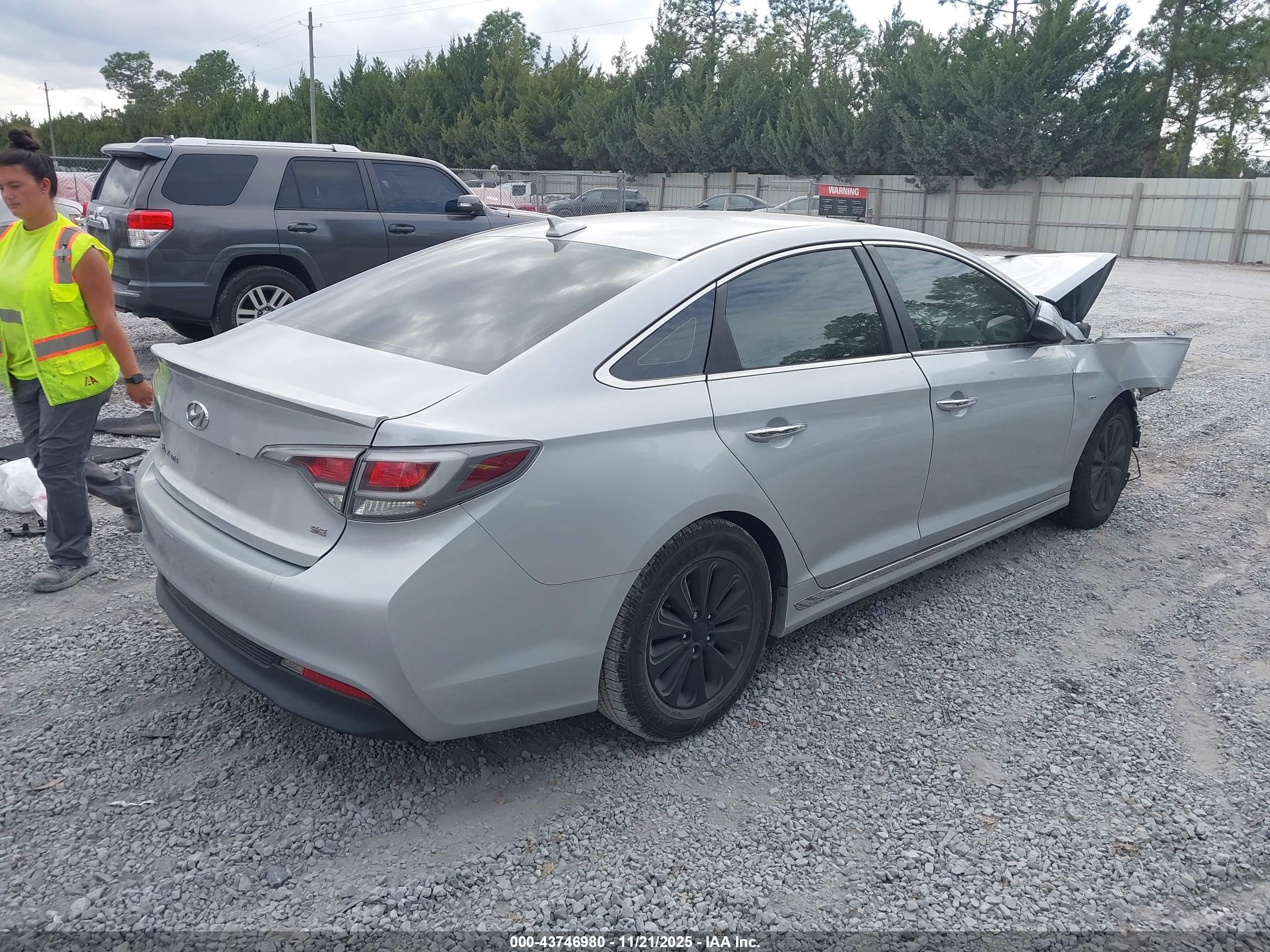 HYUNDAI SONATA image 4