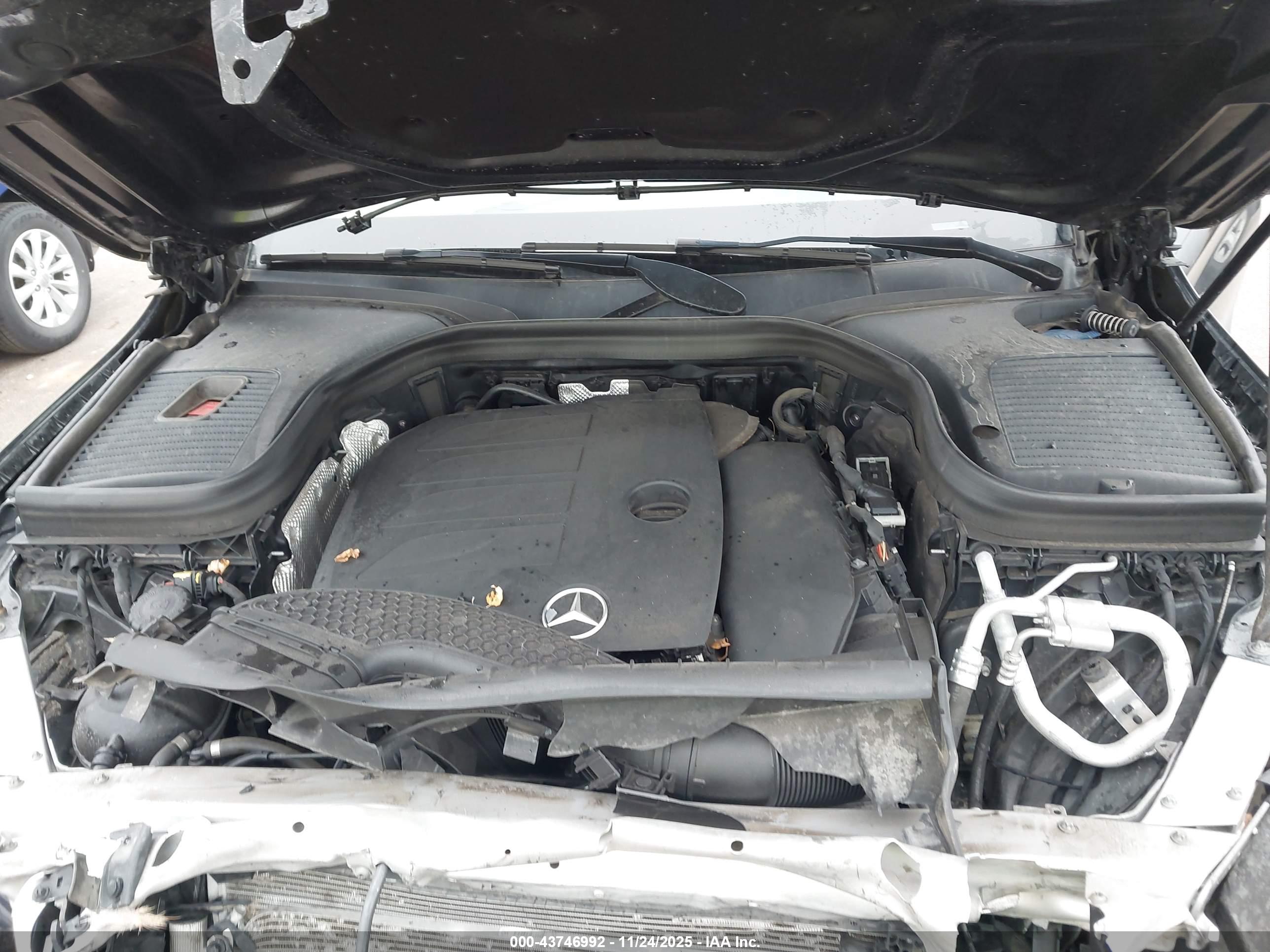 MERCEDES-BENZ GLC image 10