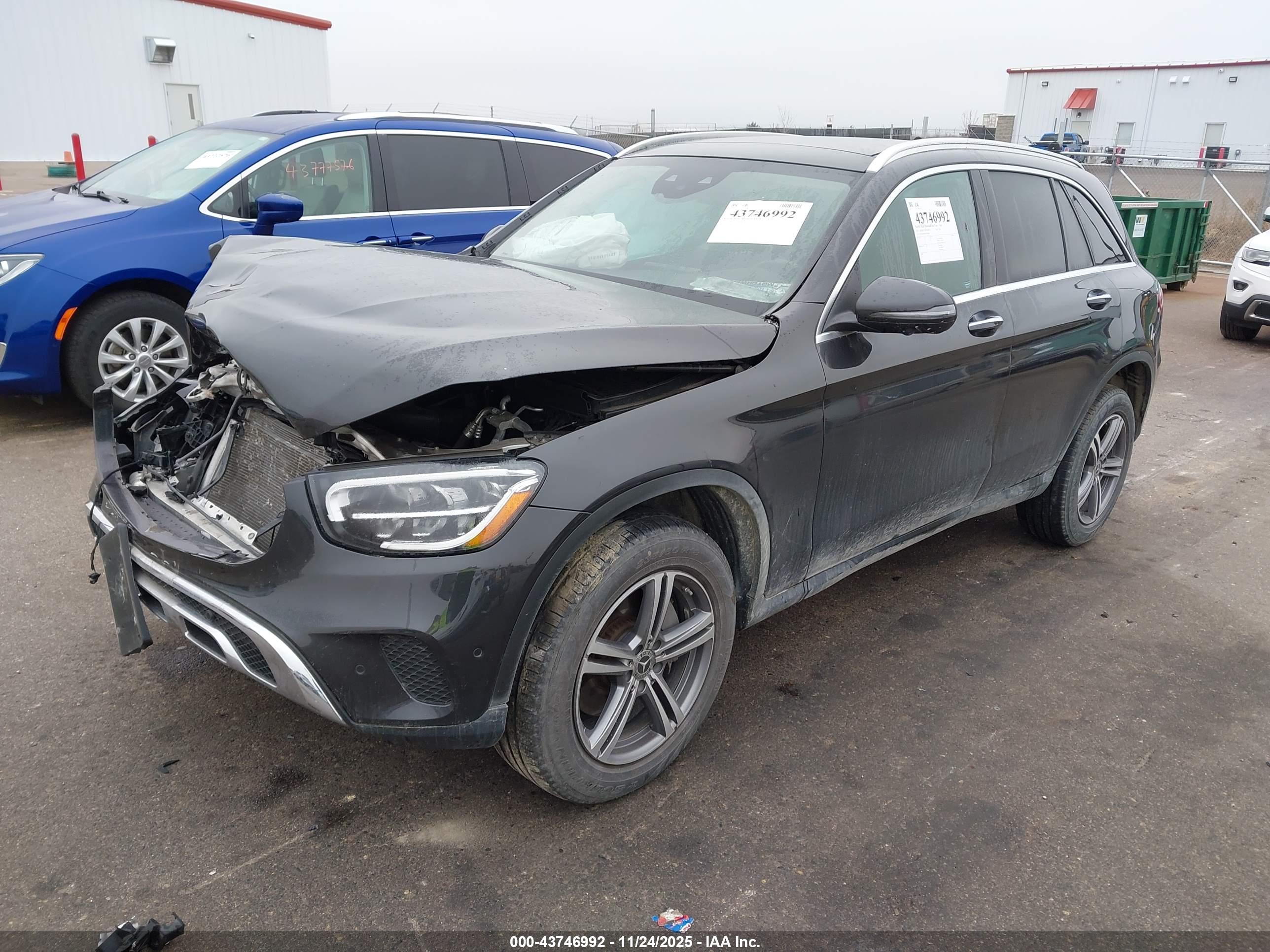 MERCEDES-BENZ GLC image 2