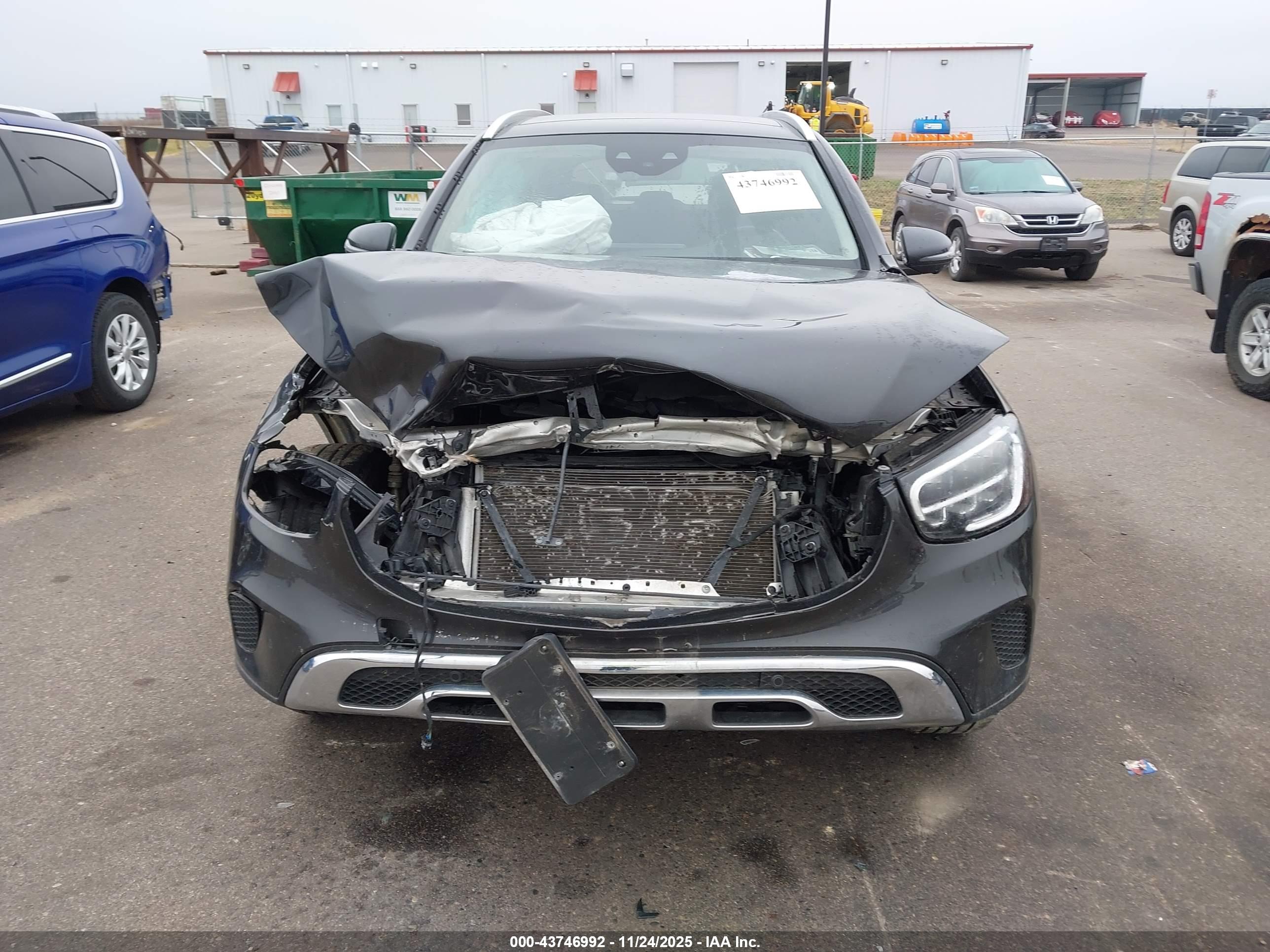 MERCEDES-BENZ GLC image 6