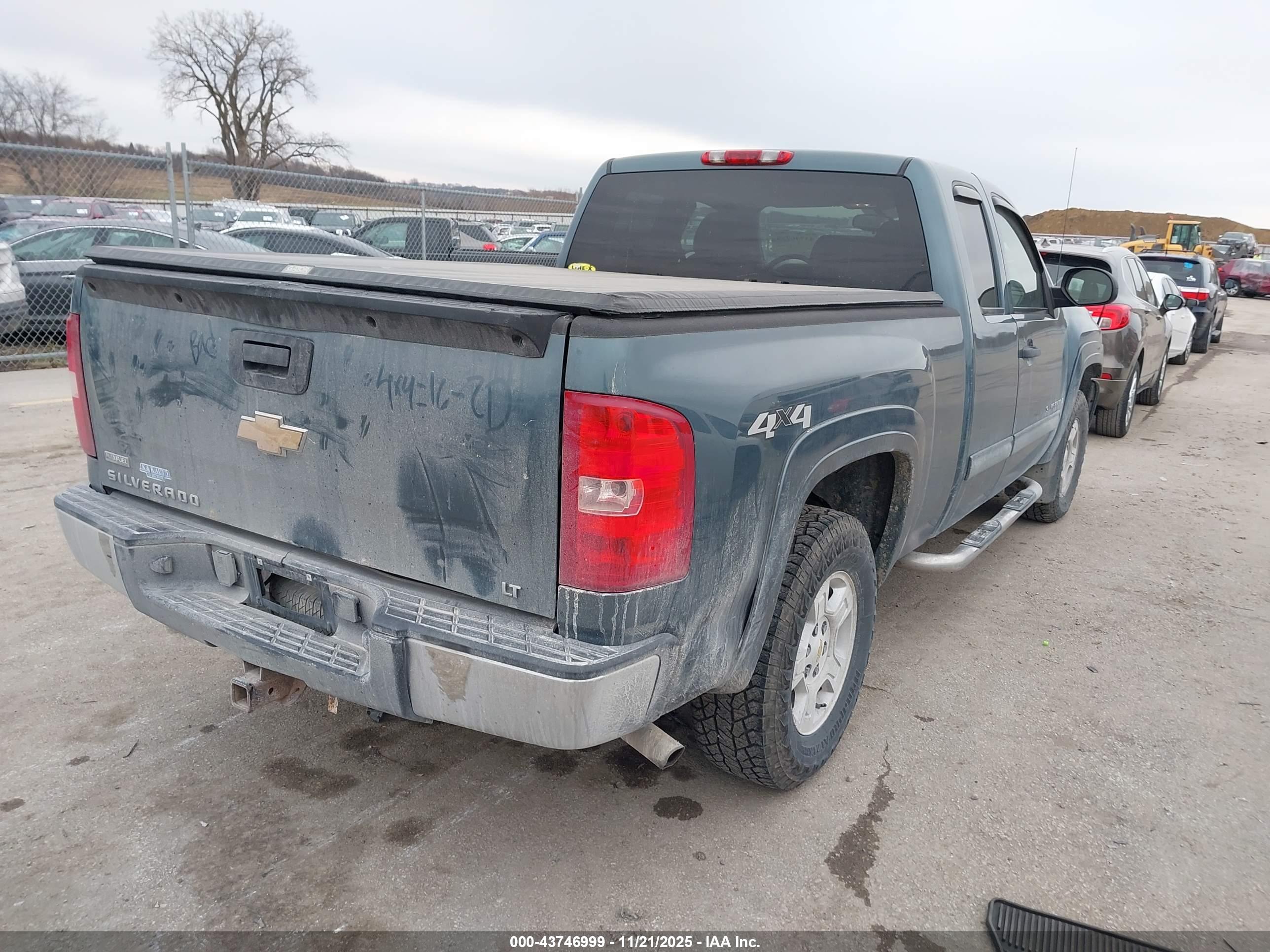 CHEVROLET SILVERADO image 4