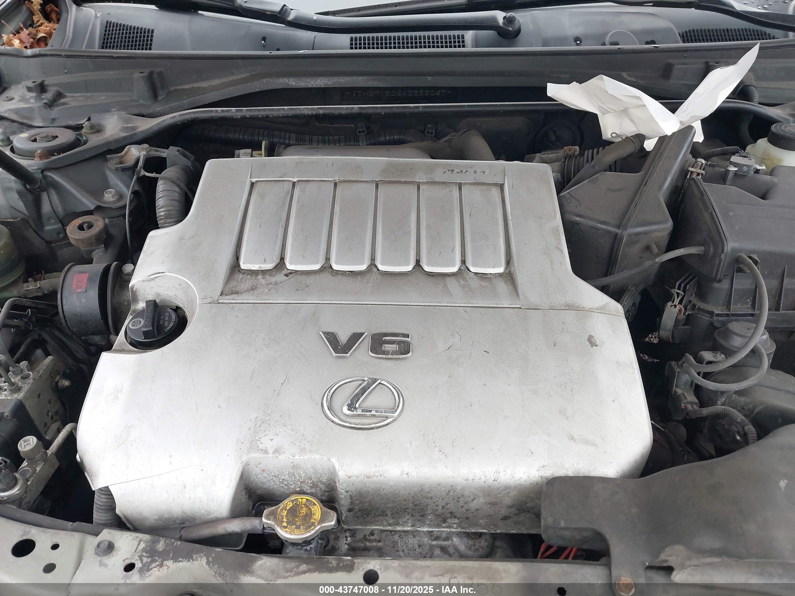 LEXUS ES image 10