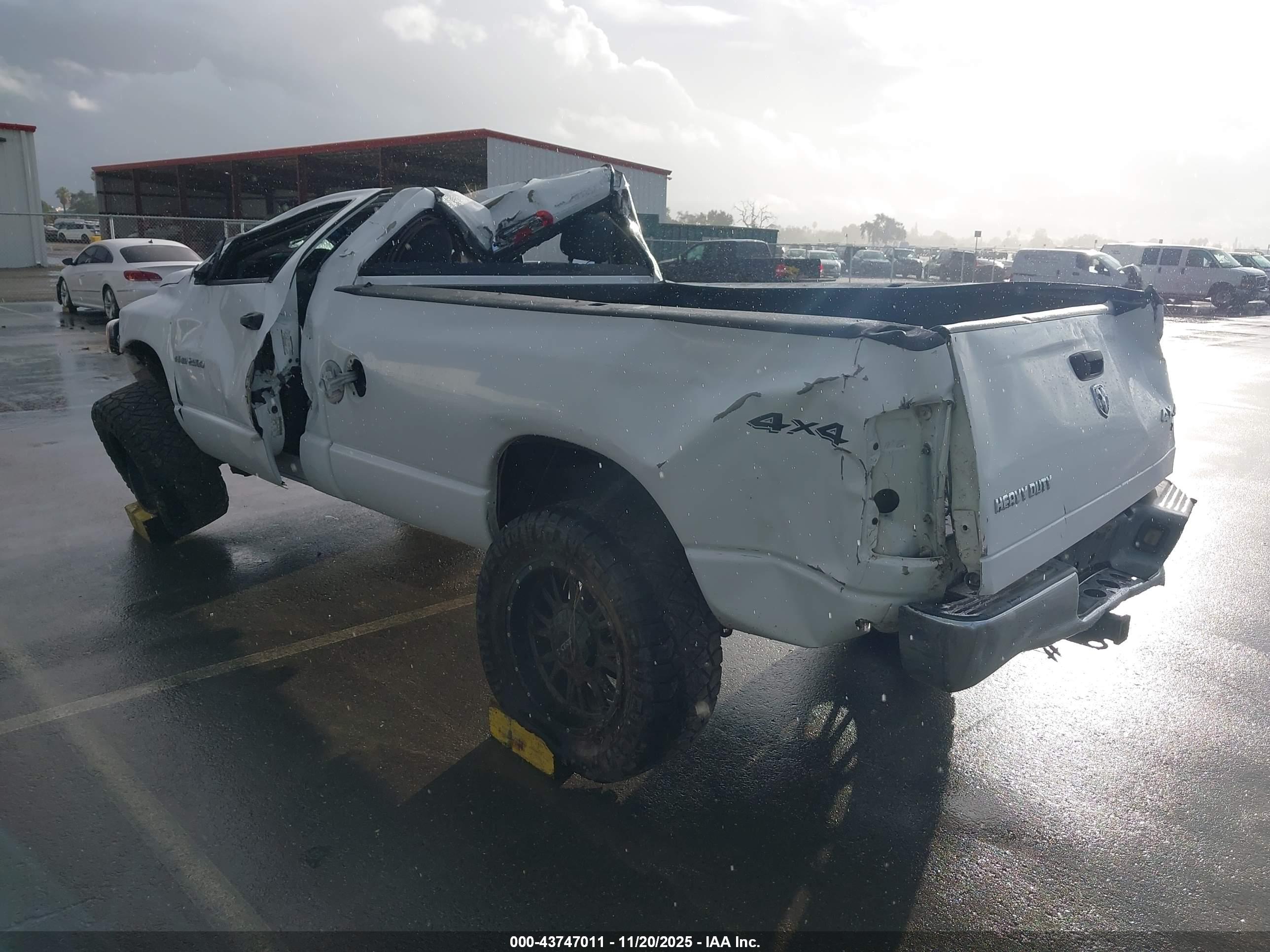 DODGE RAM image 3
