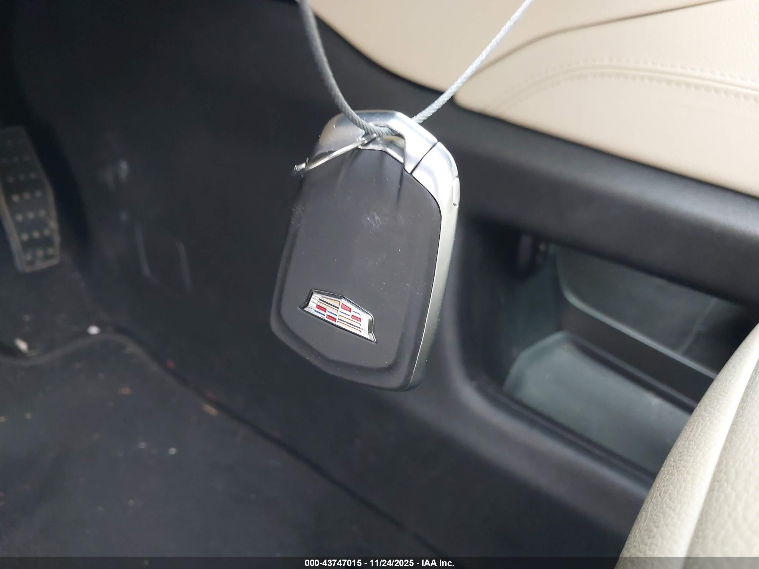 CADILLAC XT5 image 11