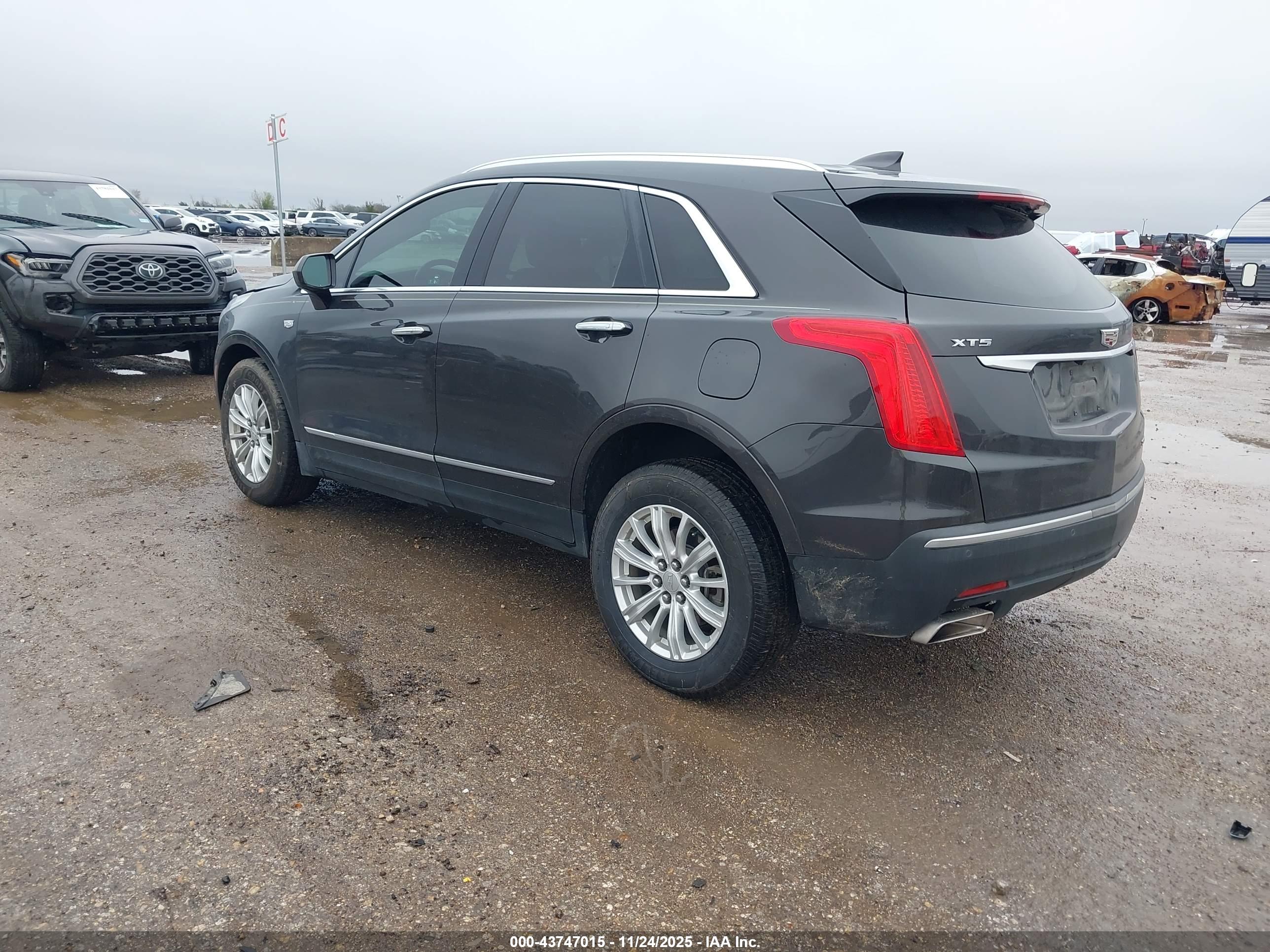 CADILLAC XT5 image 3