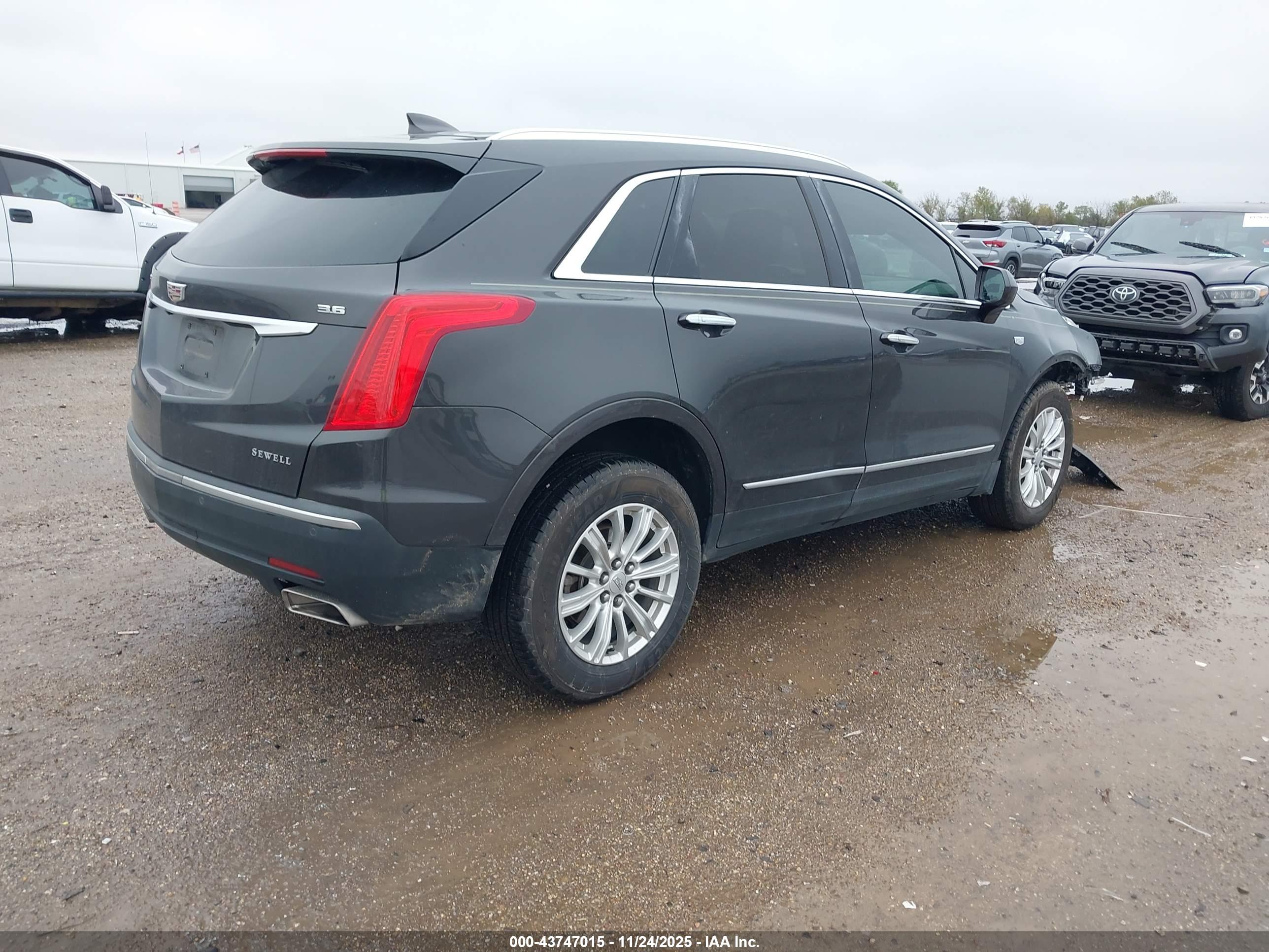 CADILLAC XT5 image 4