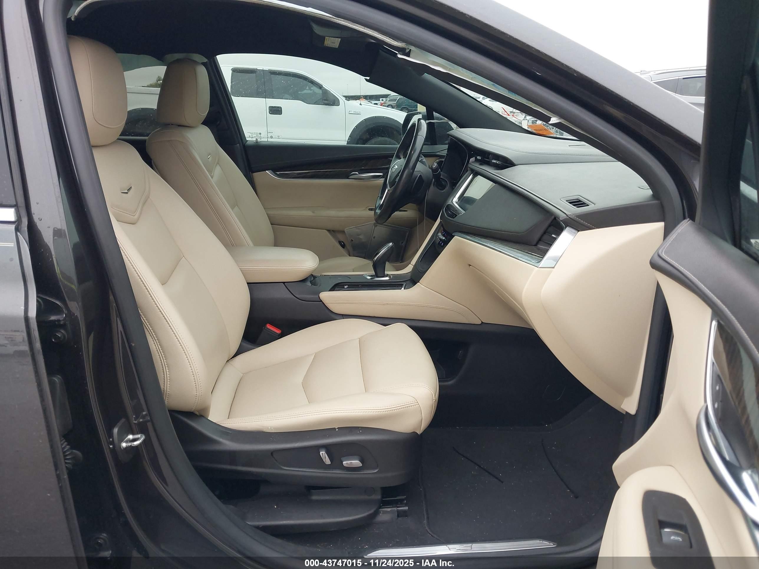 CADILLAC XT5 image 5