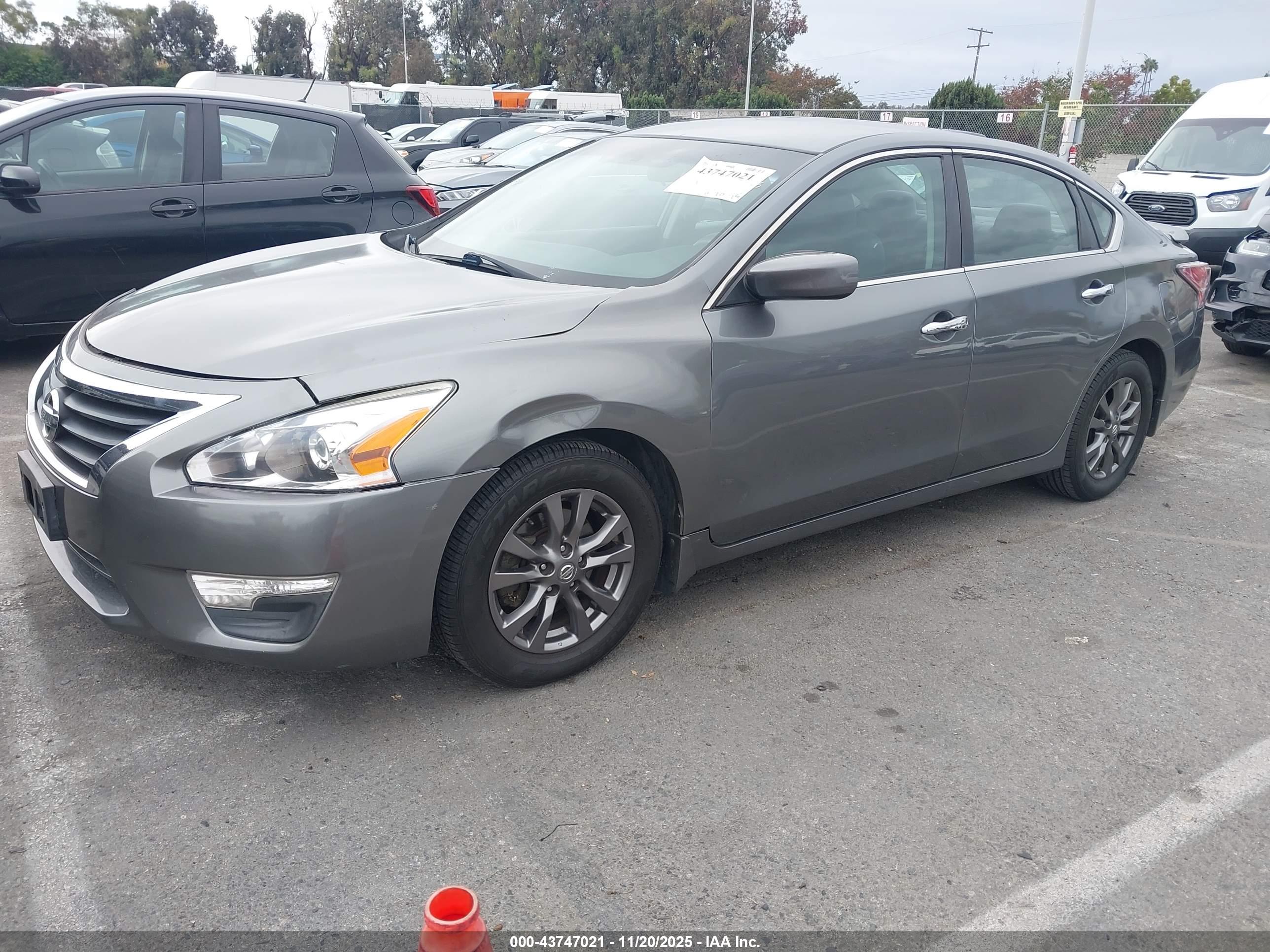 NISSAN ALTIMA image 2
