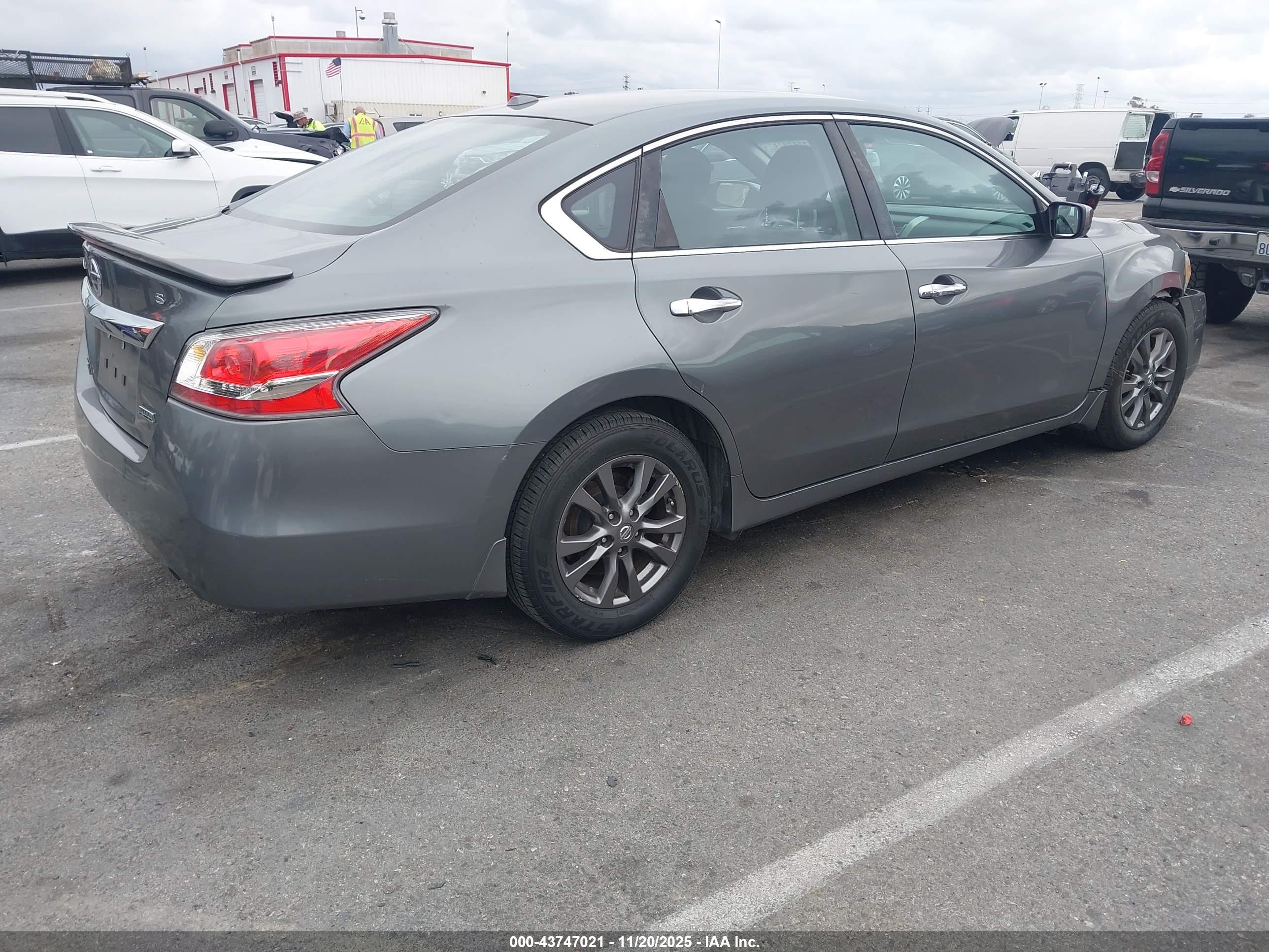 NISSAN ALTIMA image 4