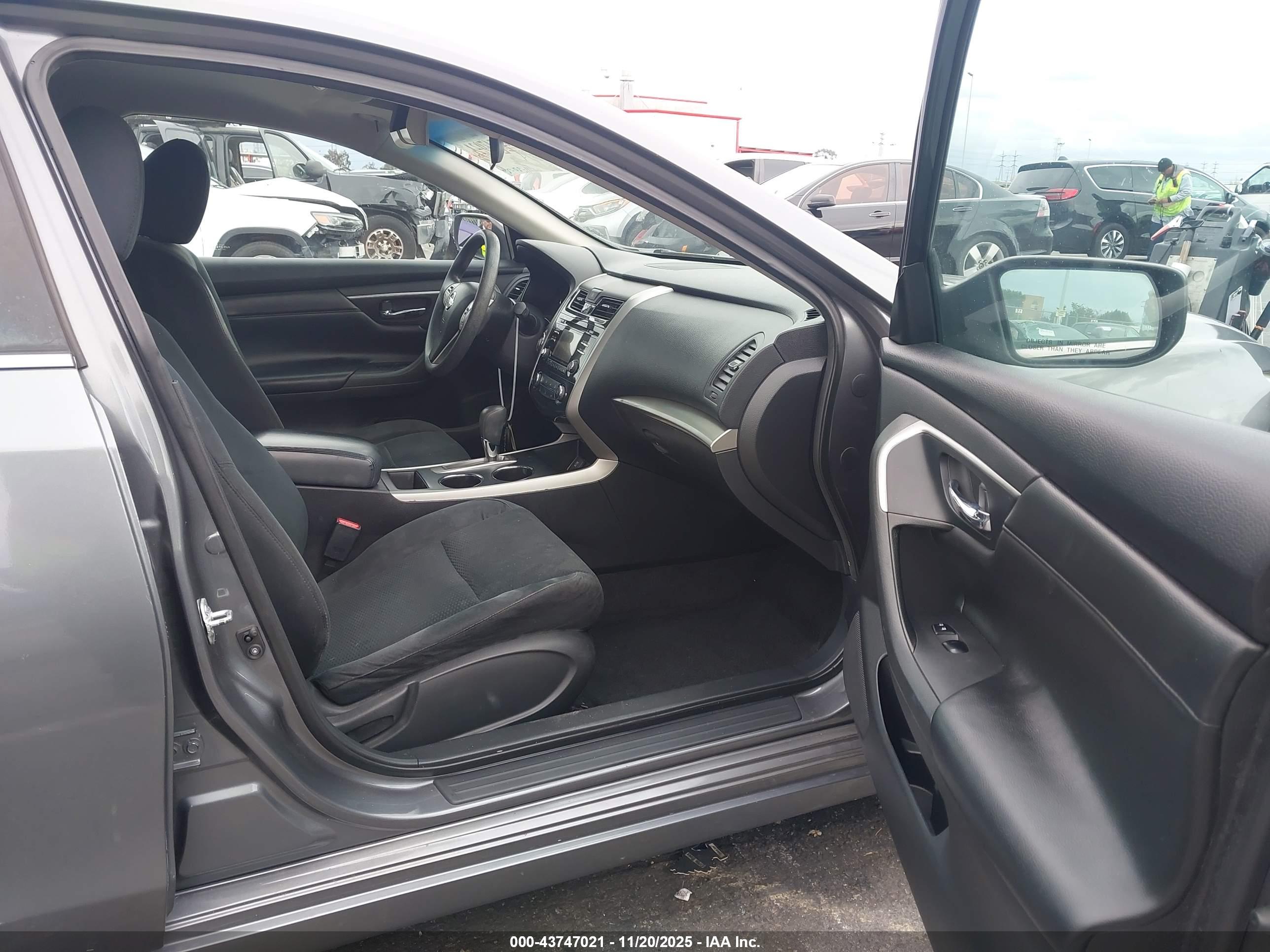 NISSAN ALTIMA image 5