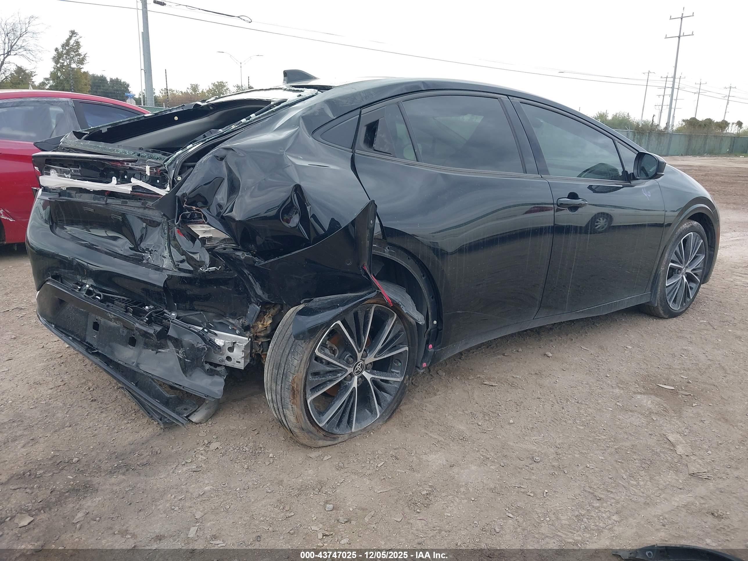 TOYOTA PRIUS image 4
