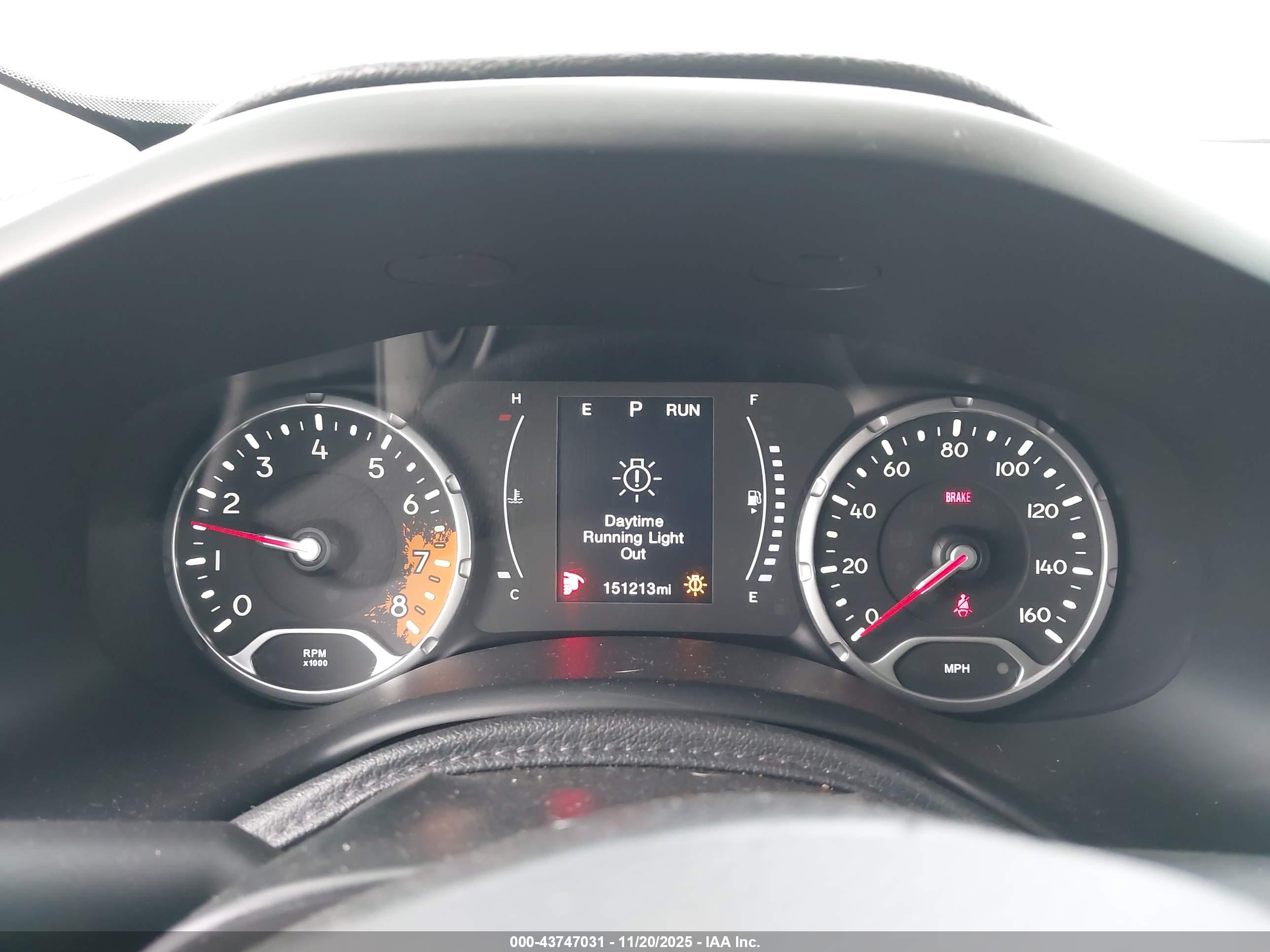 JEEP RENEGADE image 7