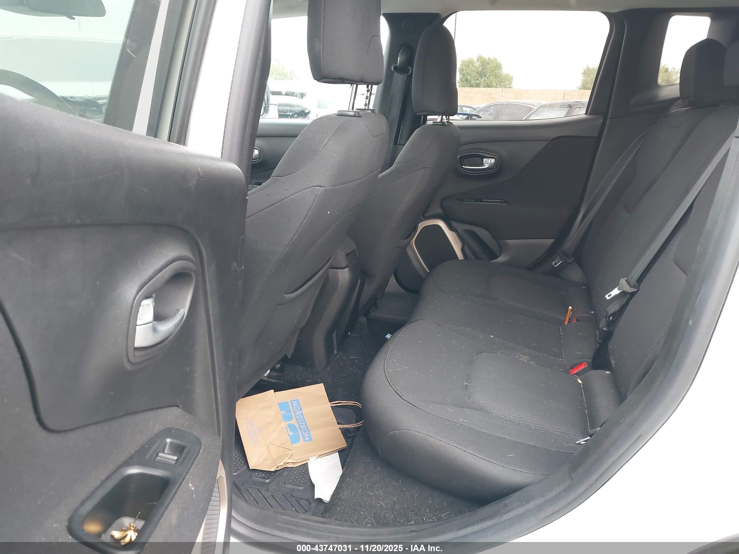 JEEP RENEGADE image 8