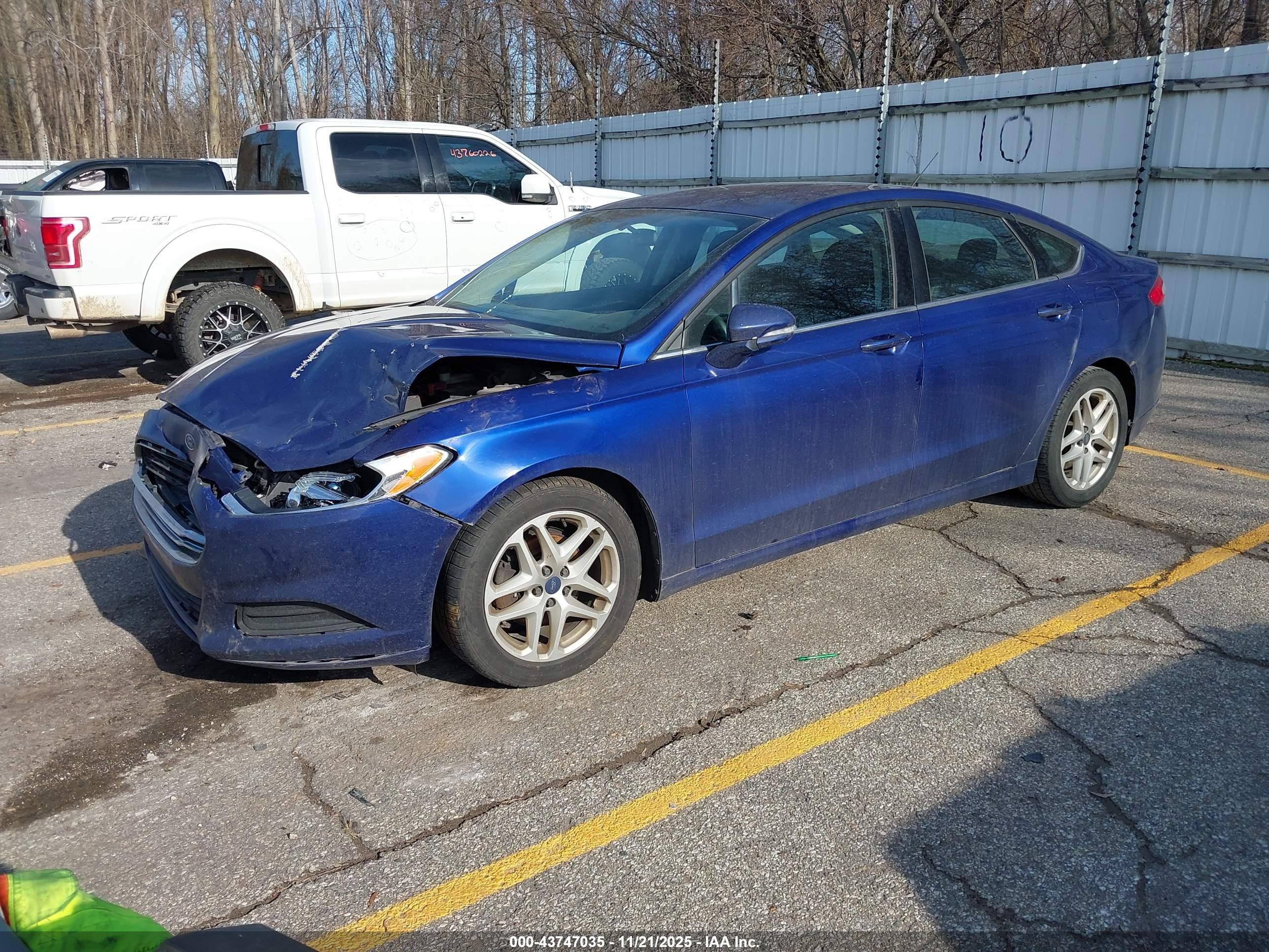 FORD FUSION image 2