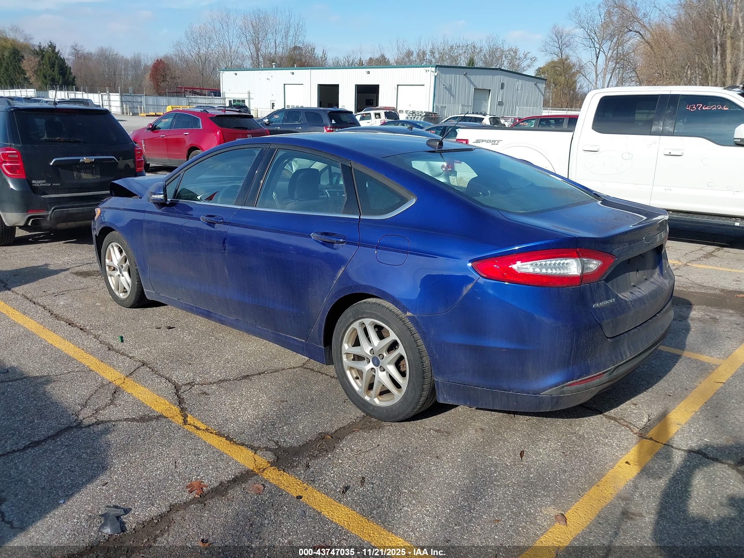 FORD FUSION image 3