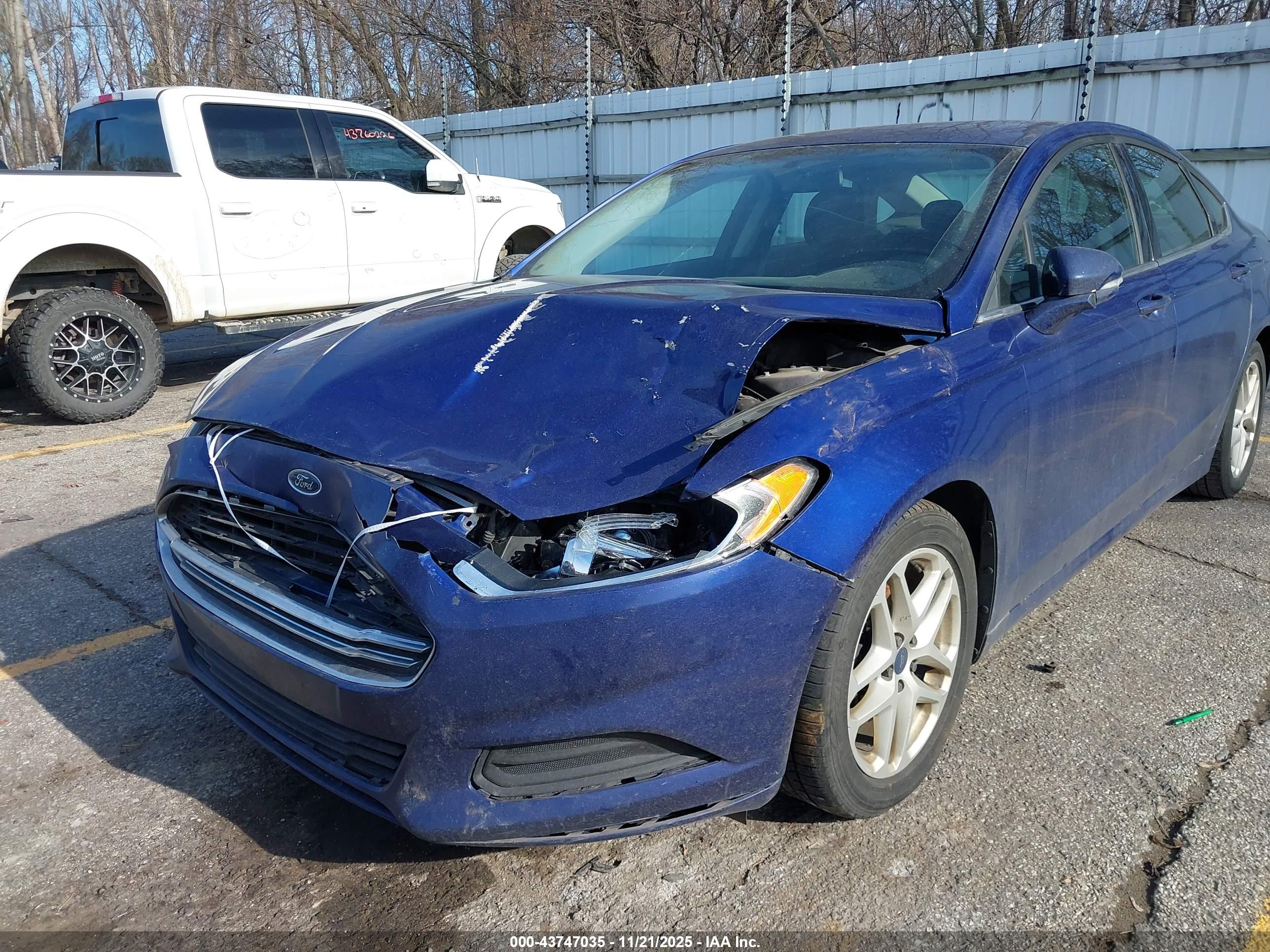 FORD FUSION image 6