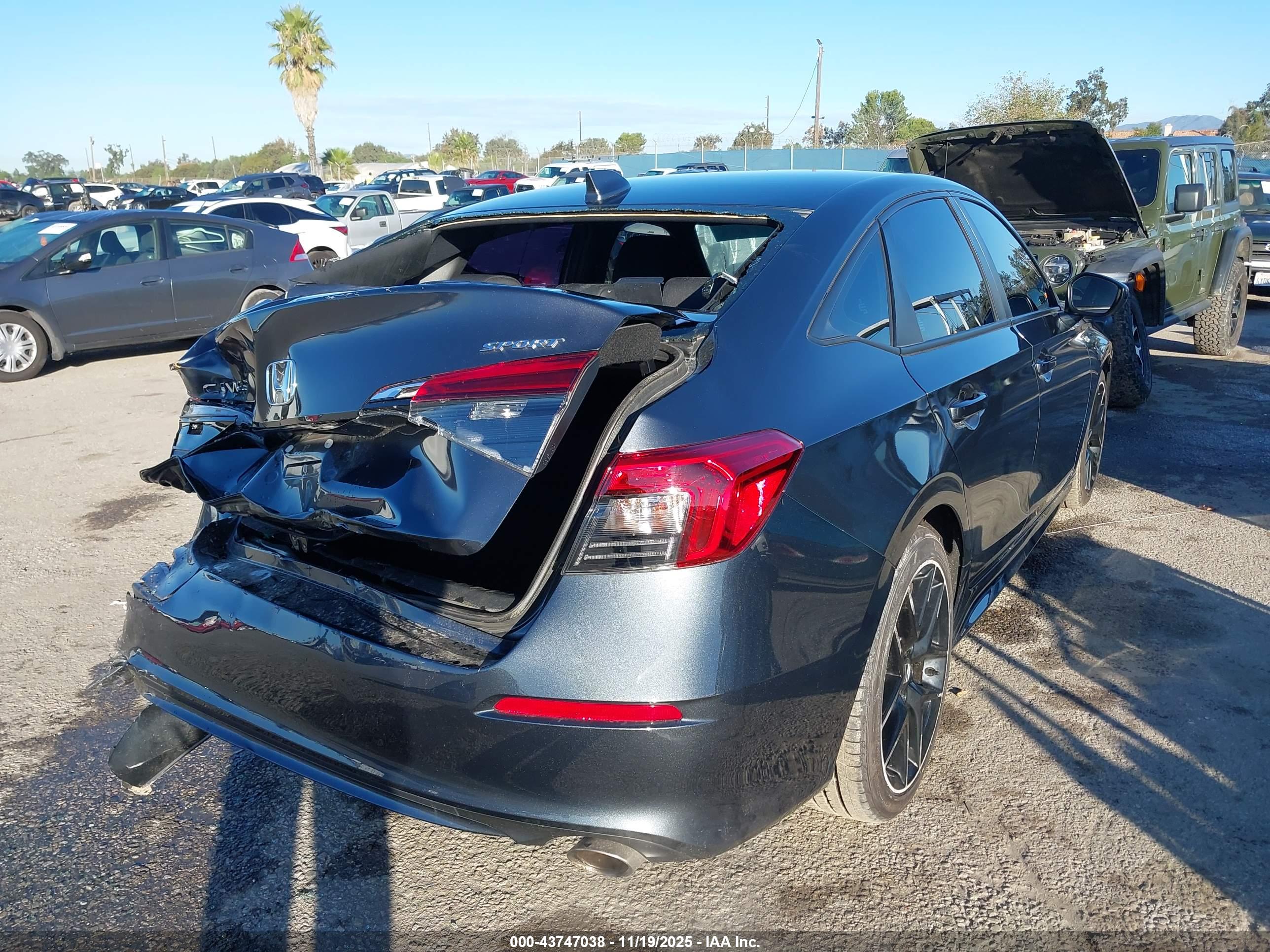 HONDA CIVIC image 4