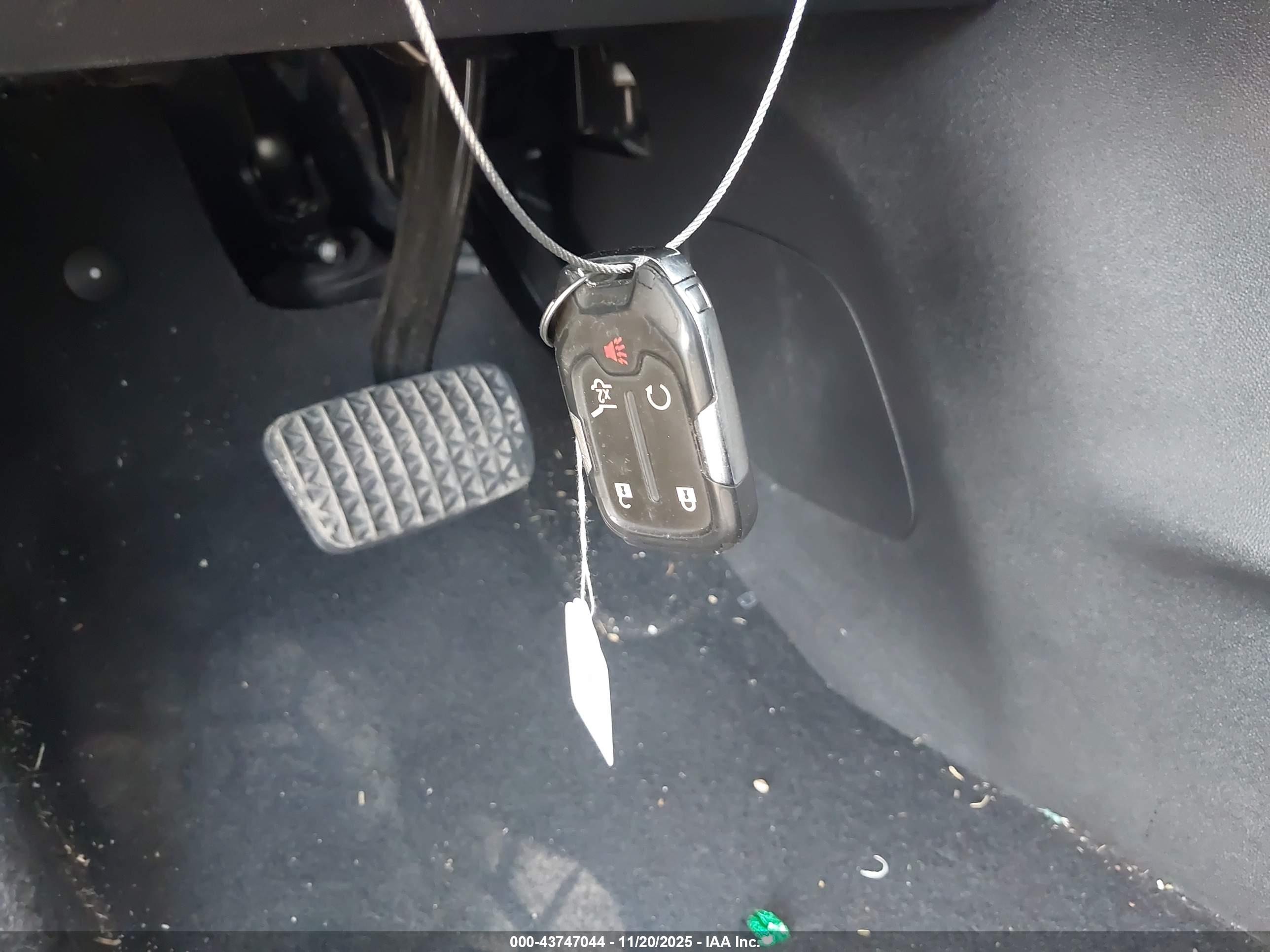 GMC TERRAIN image 11