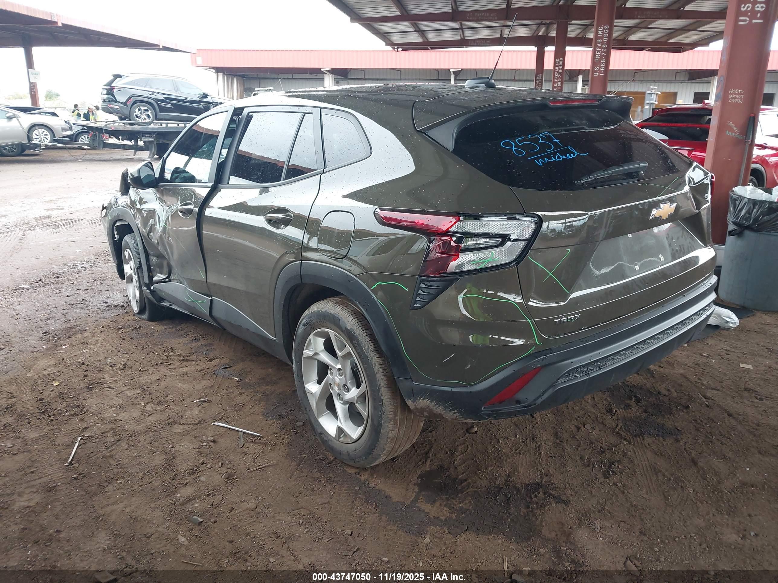 CHEVROLET TRAX image 3