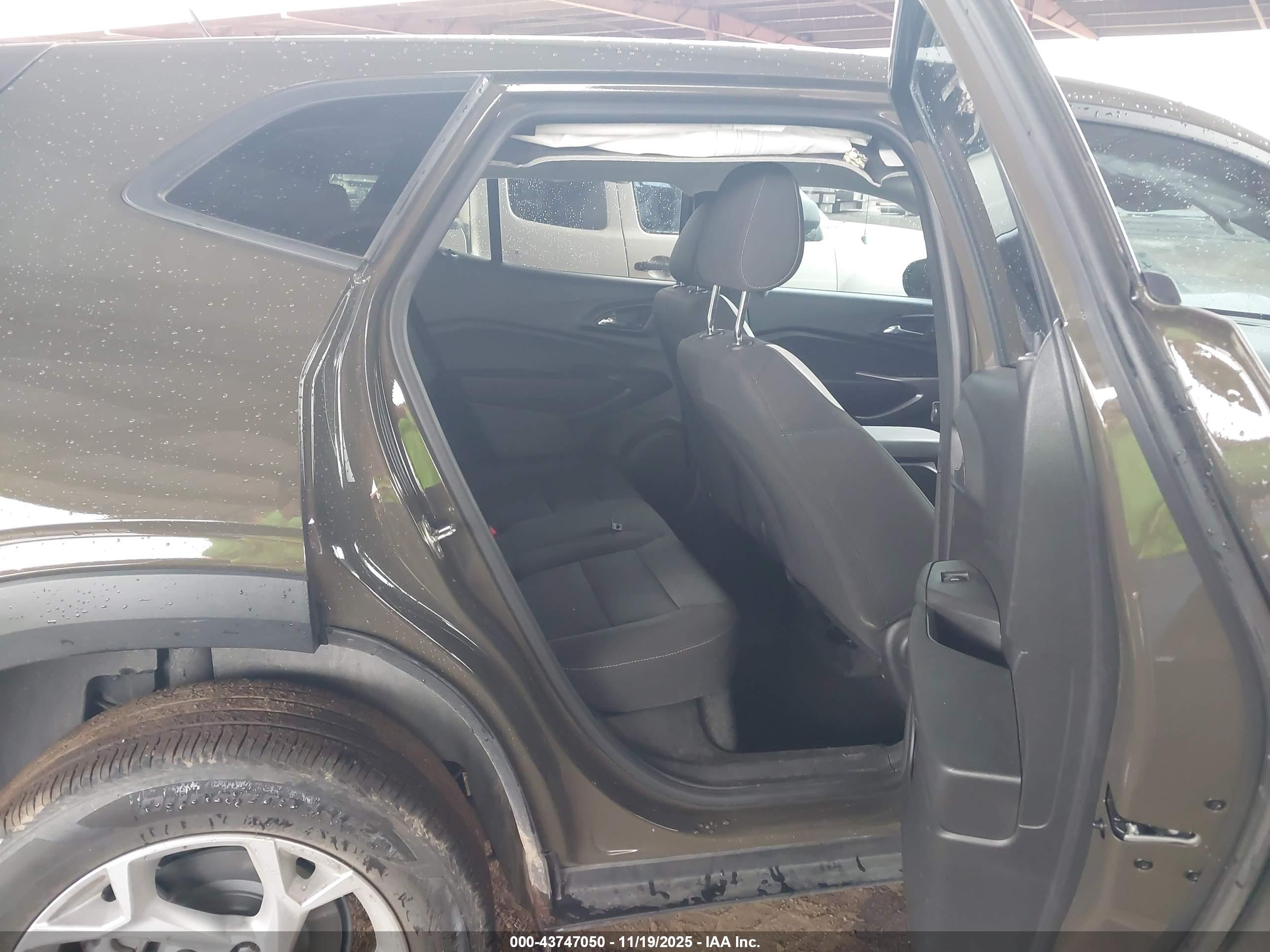 CHEVROLET TRAX image 8
