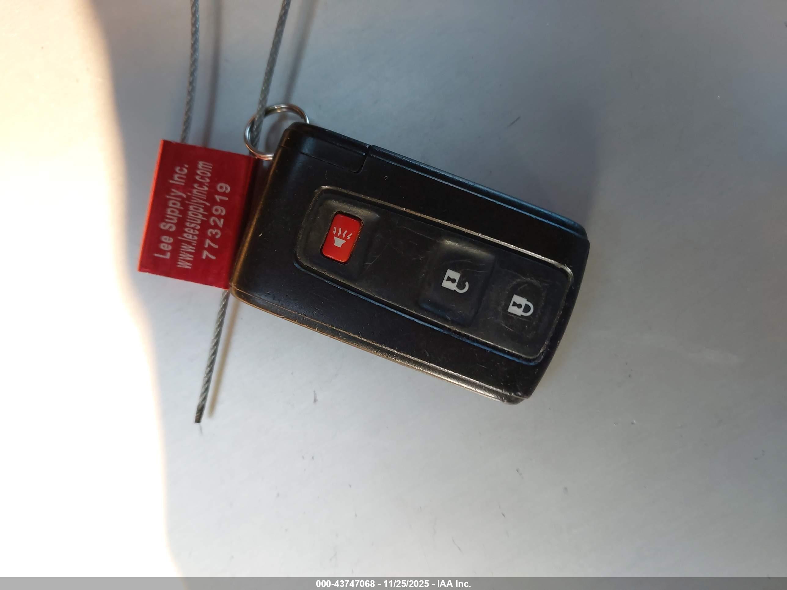 TOYOTA PRIUS image 11