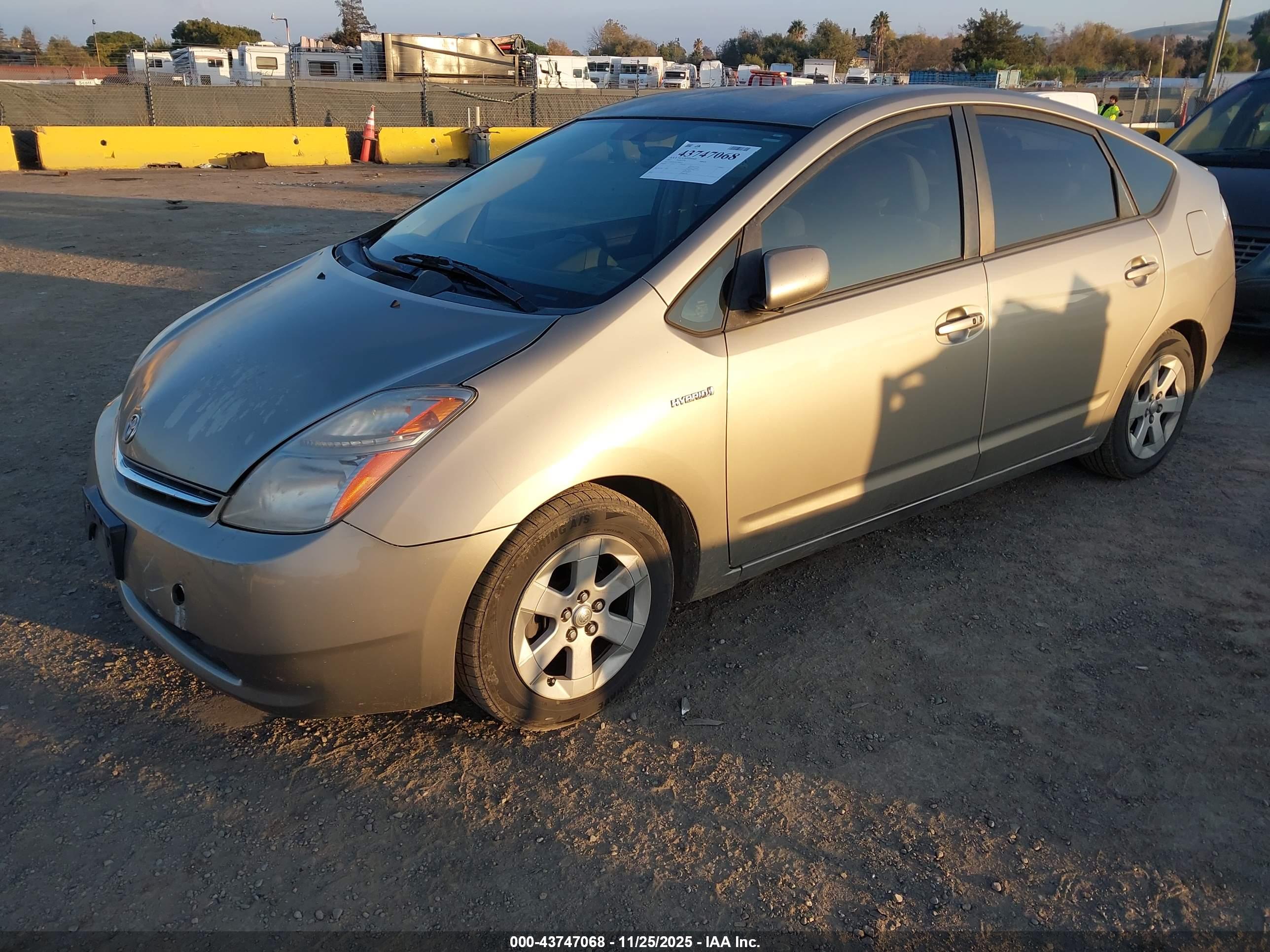 TOYOTA PRIUS image 2