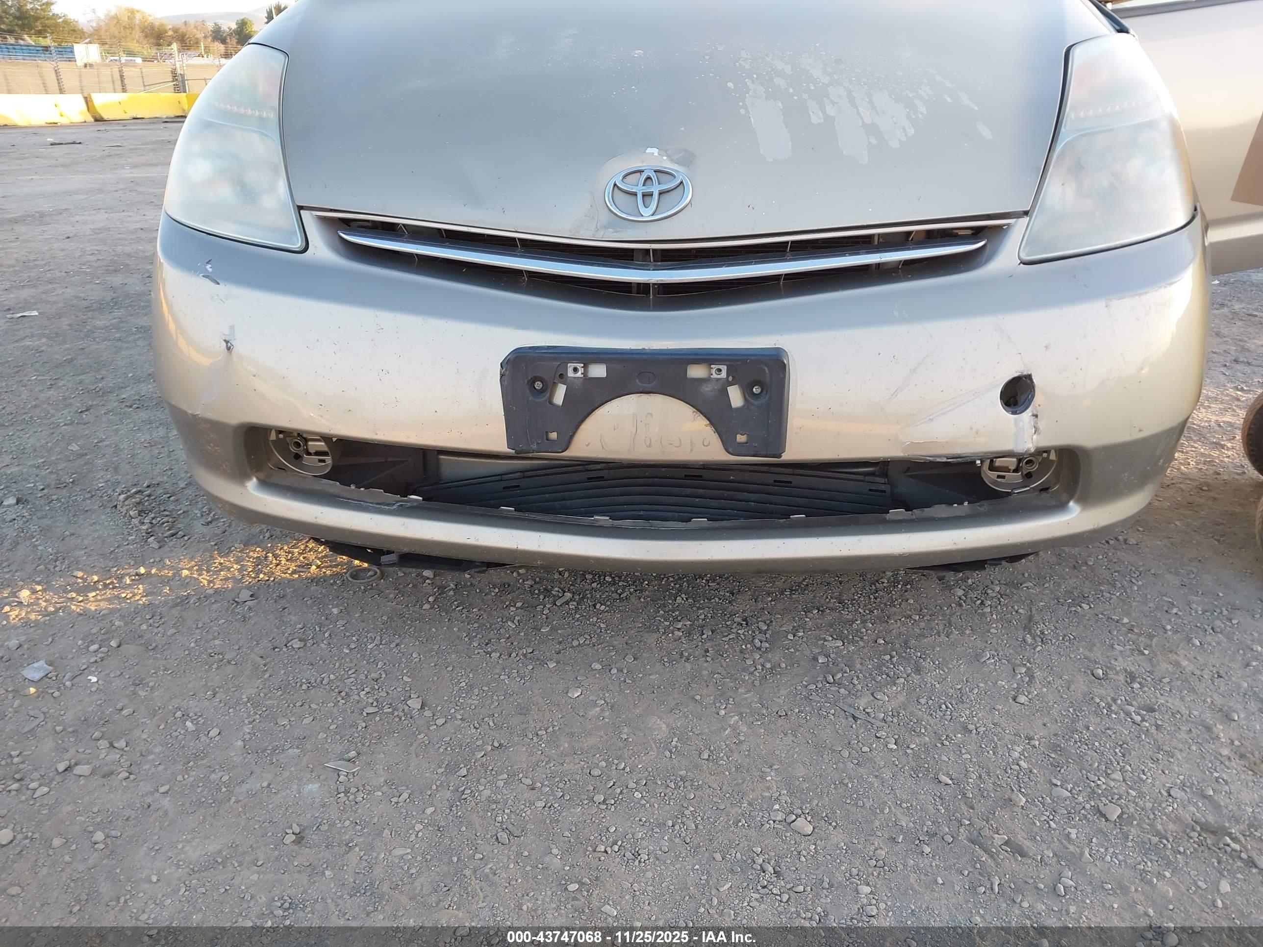 TOYOTA PRIUS image 6