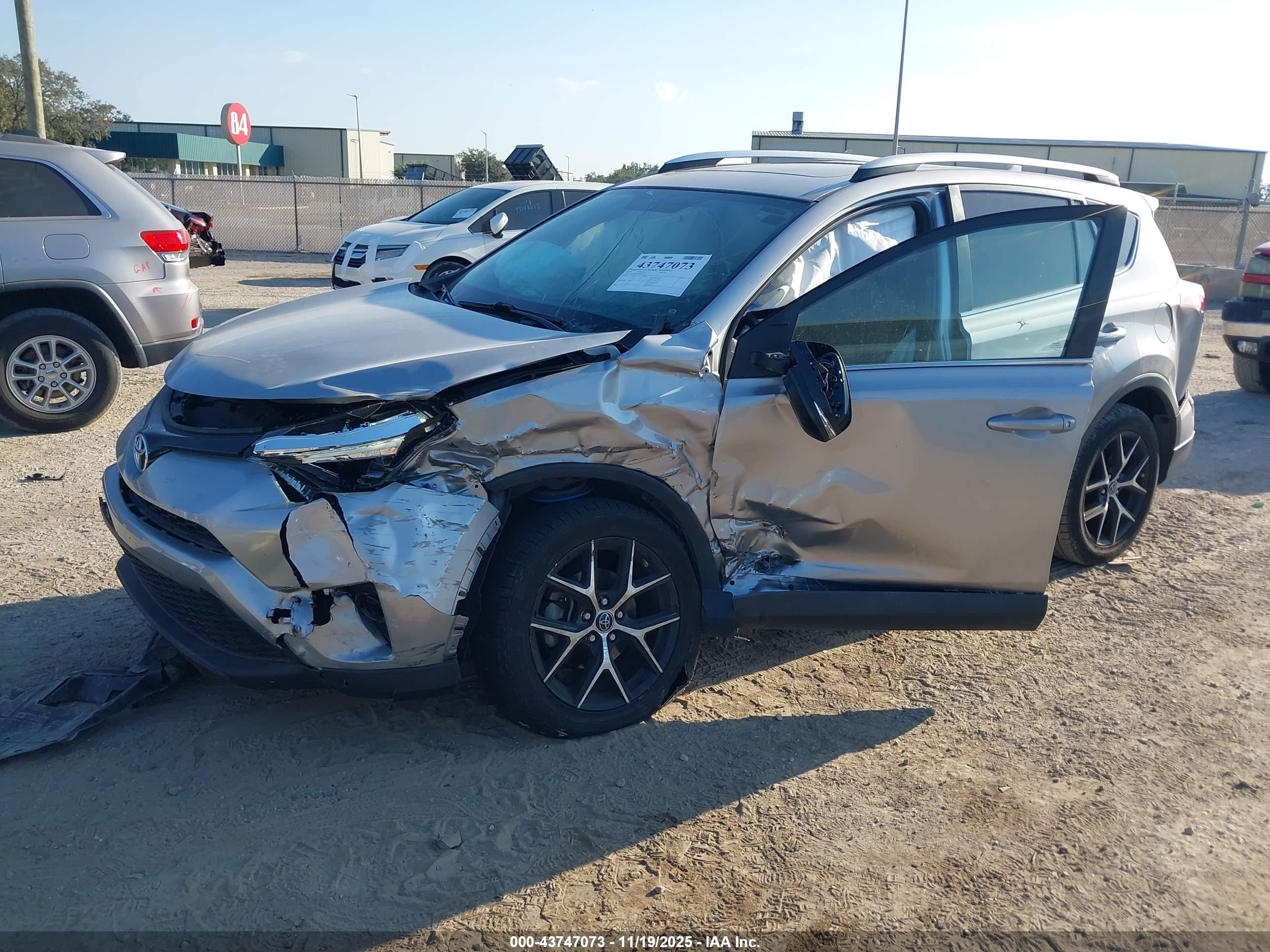 TOYOTA RAV4 image 2