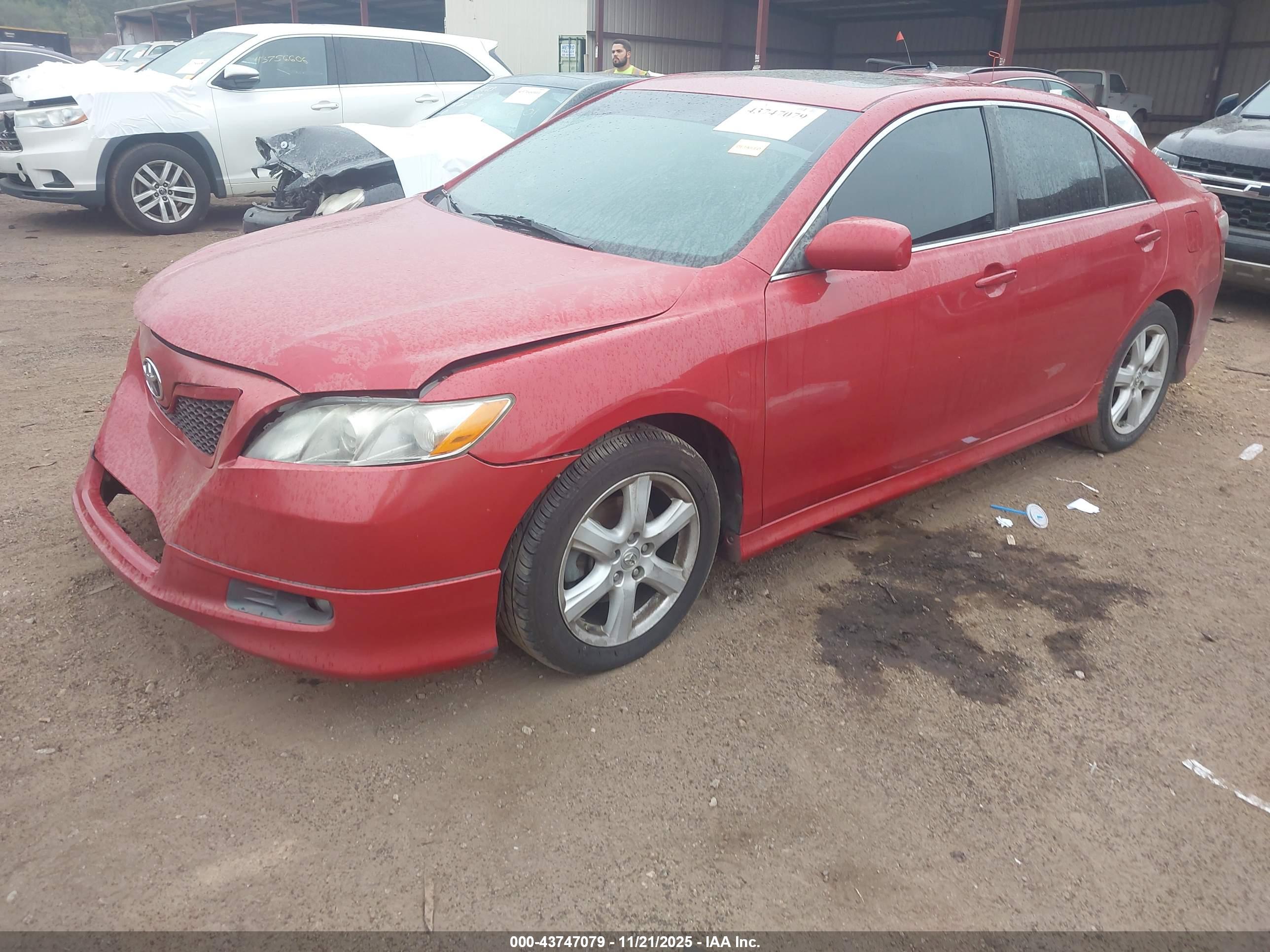 TOYOTA CAMRY image 2
