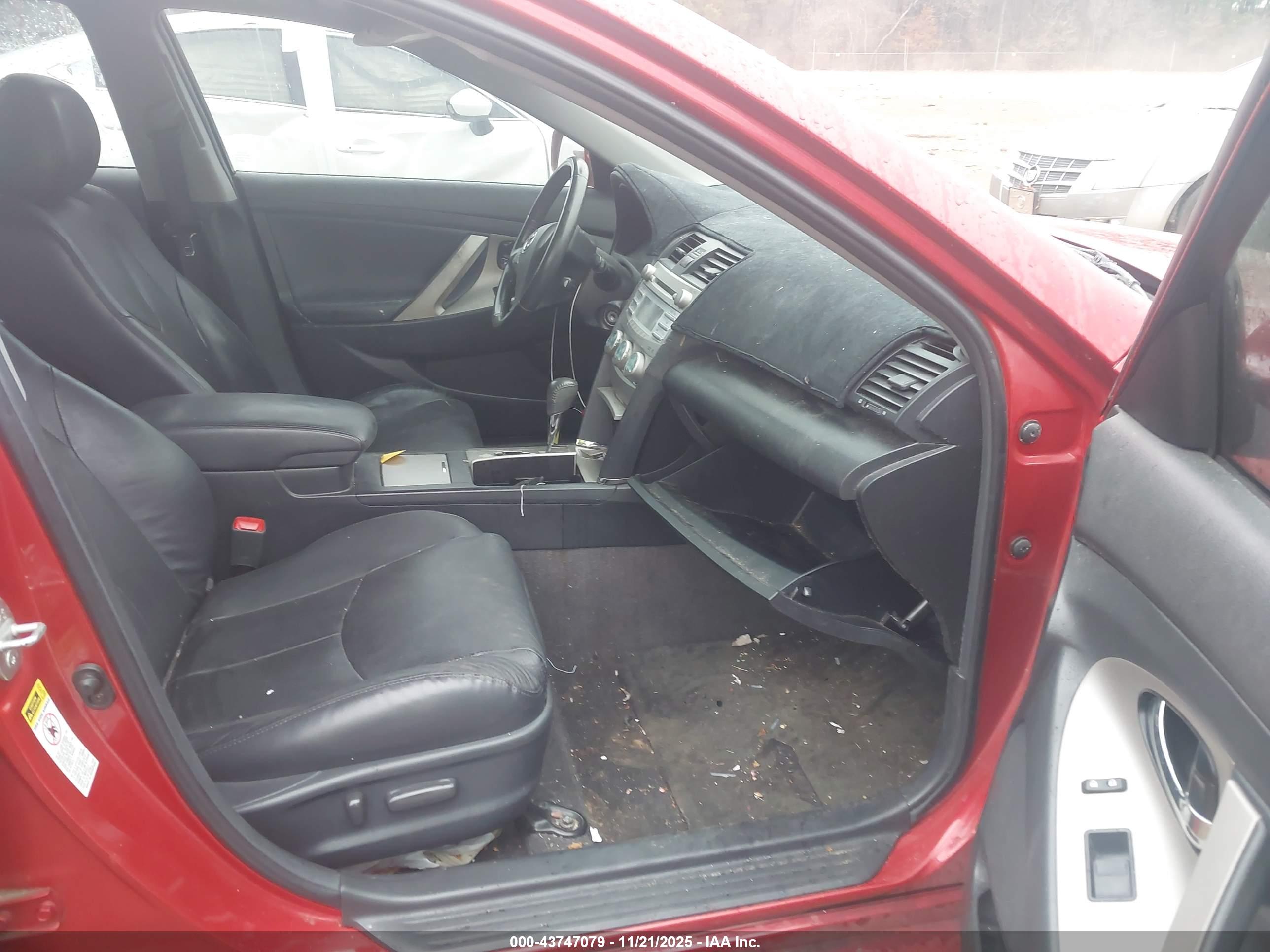 TOYOTA CAMRY image 5