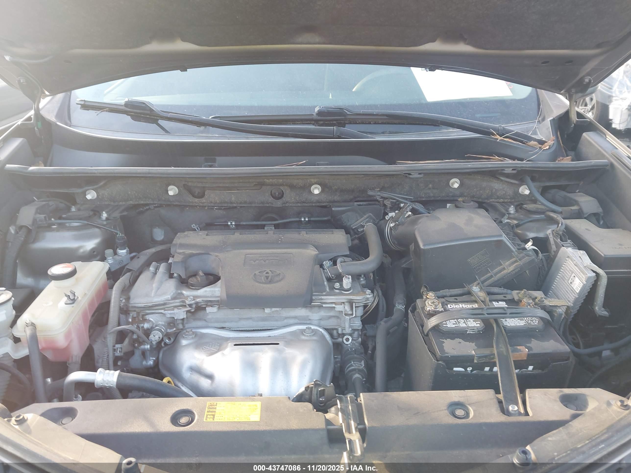 TOYOTA RAV4 image 10