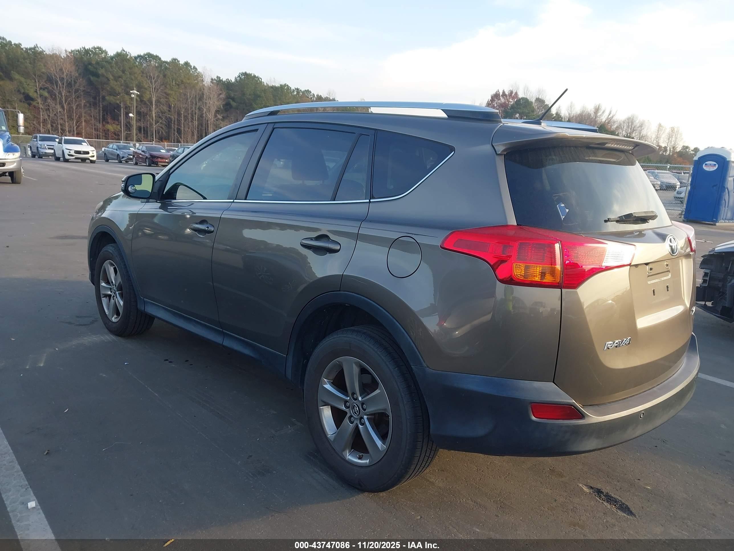 TOYOTA RAV4 image 3