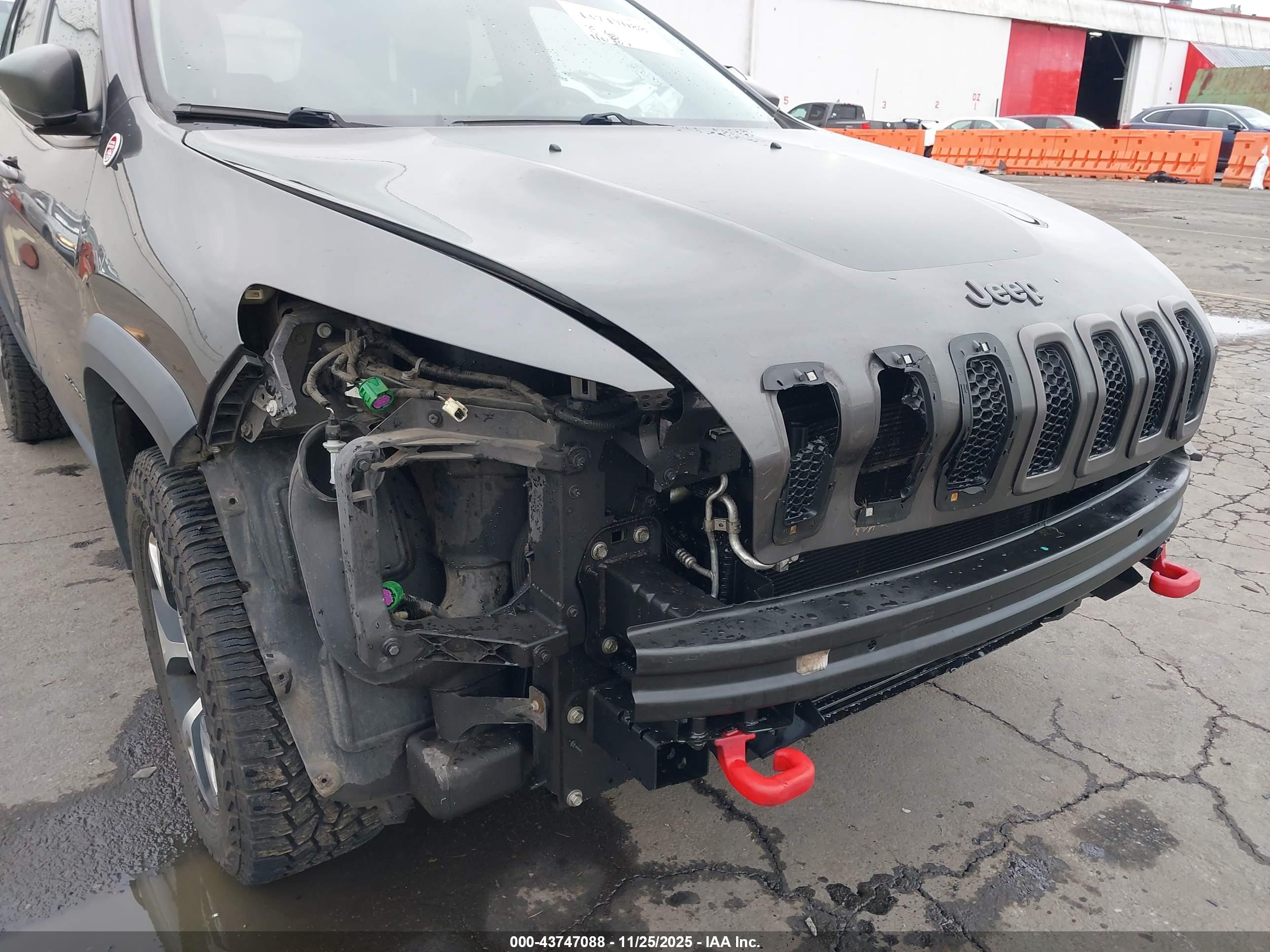 JEEP CHEROKEE image 6