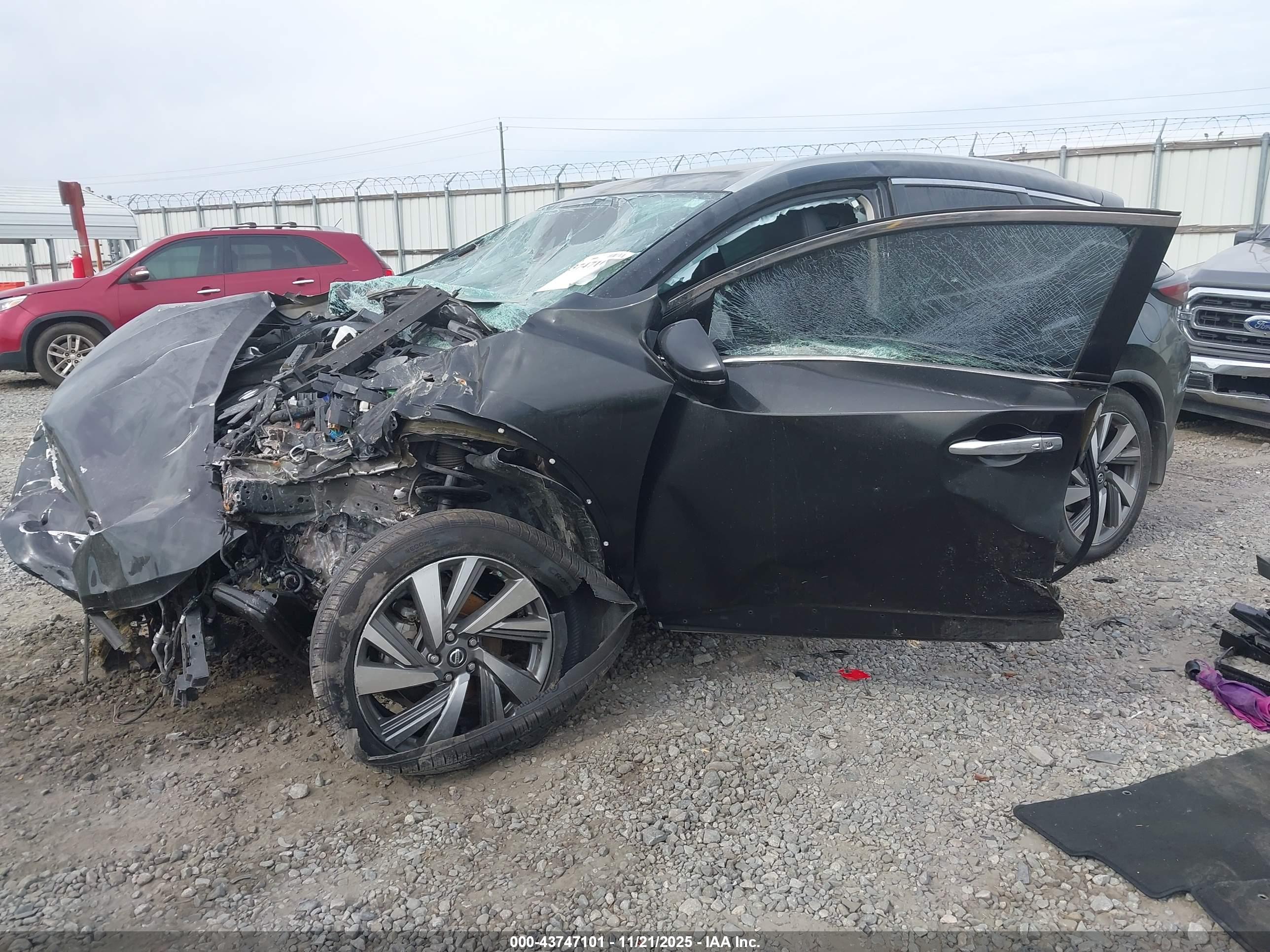 NISSAN MURANO image 2