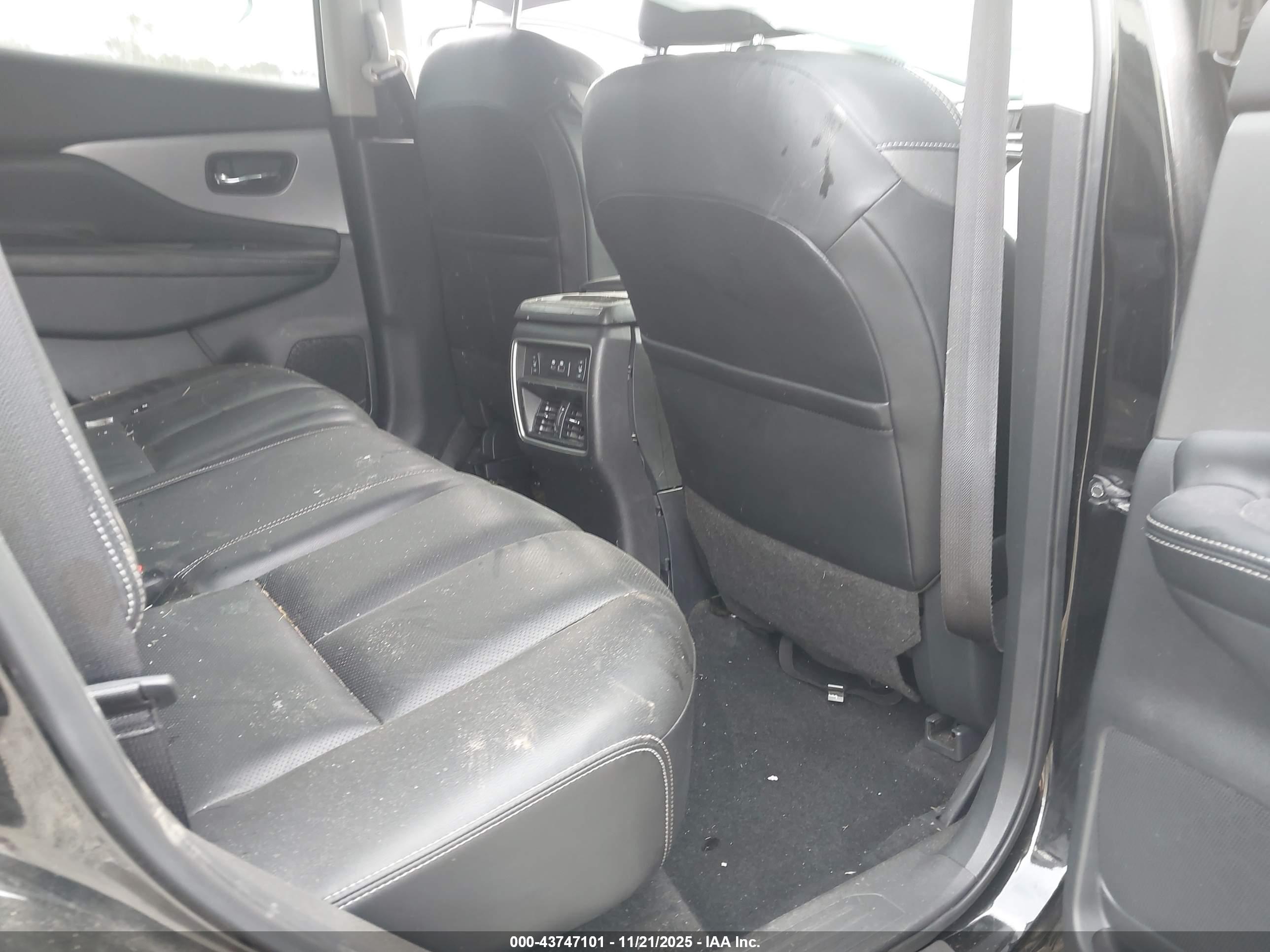 NISSAN MURANO image 8