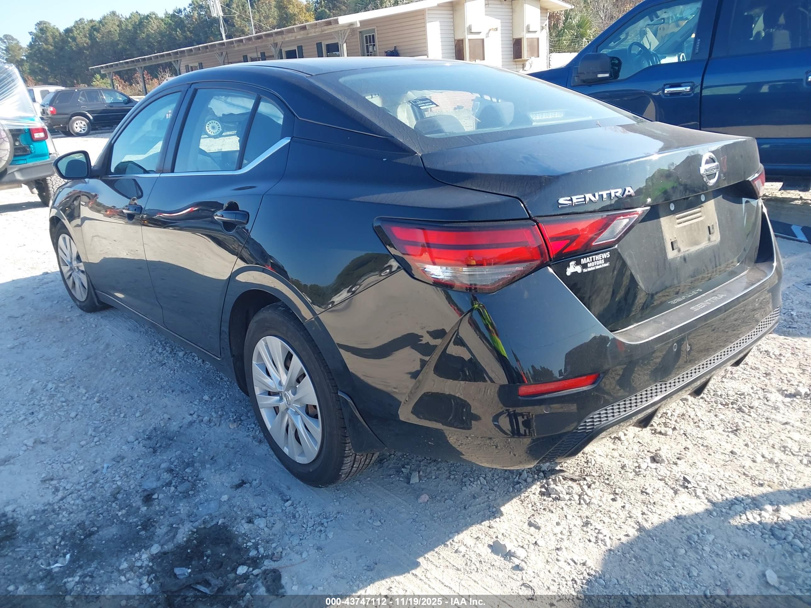NISSAN SENTRA image 3