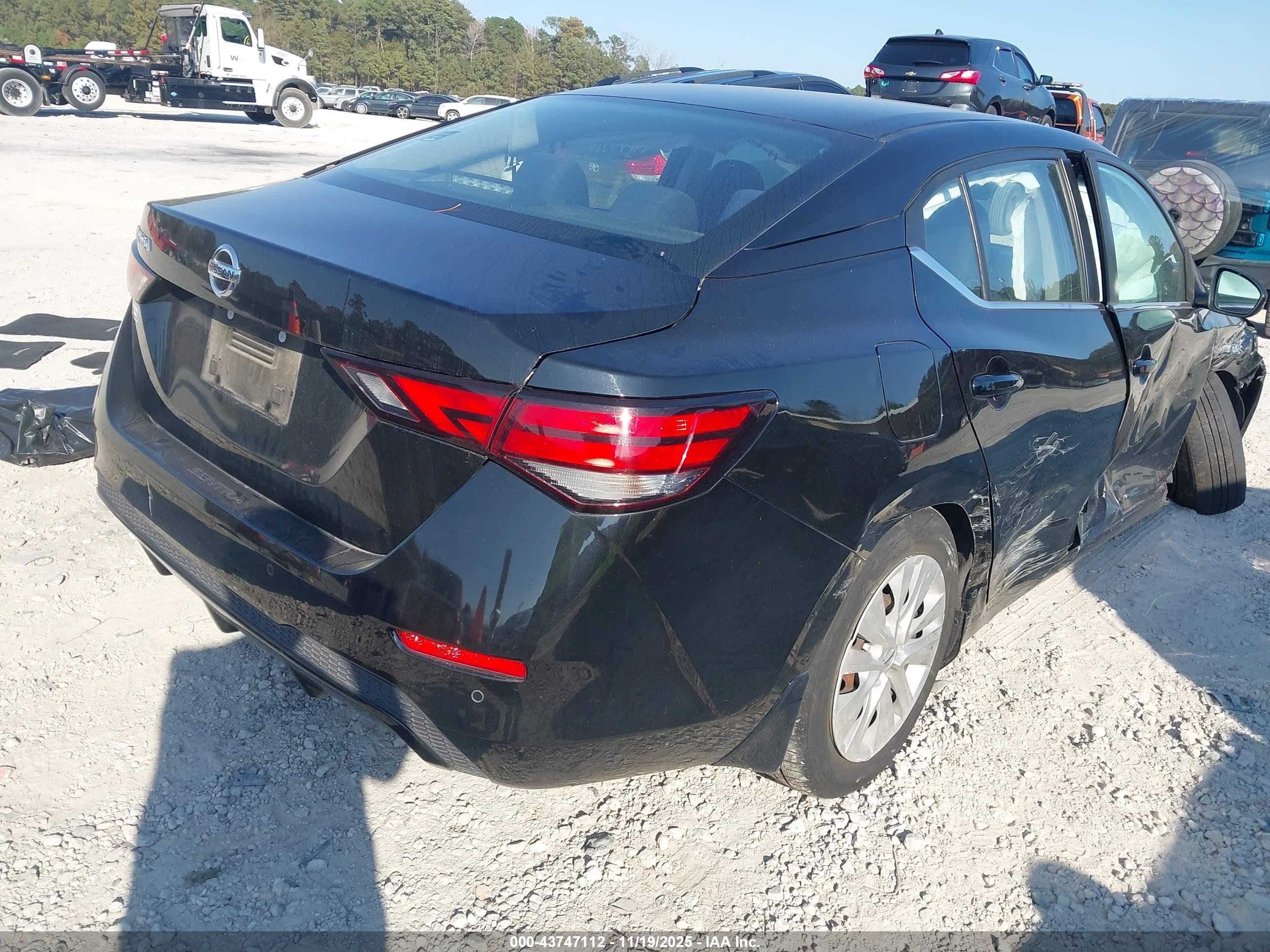 NISSAN SENTRA image 4