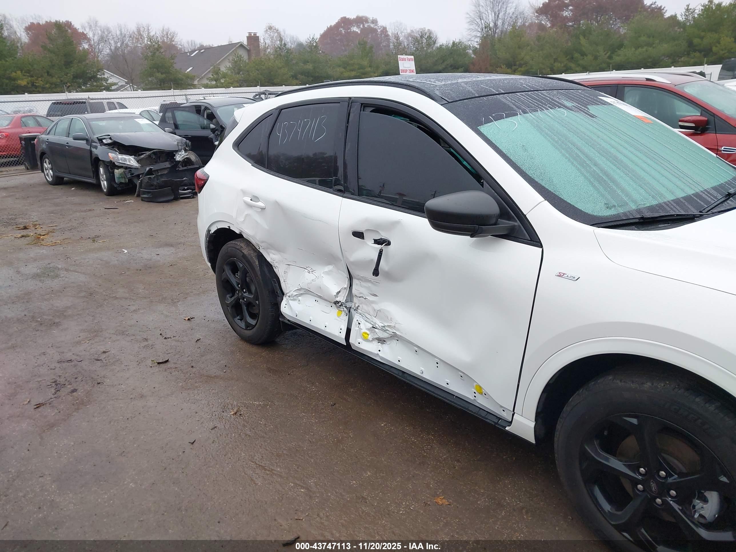 FORD ESCAPE image 6